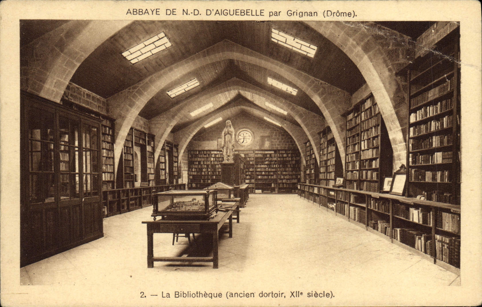 CPA Abbaye de ND d'Aiguebelle par Grignan Drome La Bibliotheque ancien dortoir