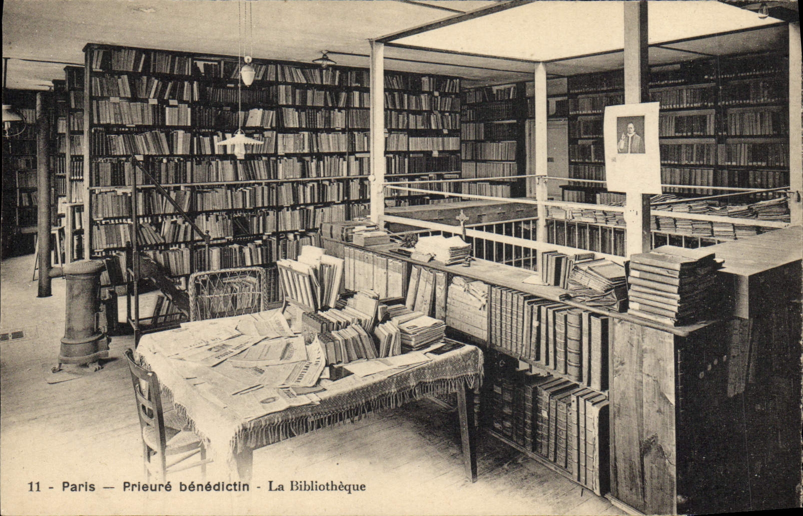 CPA Paris Prieure benedictin Bibliotheque 