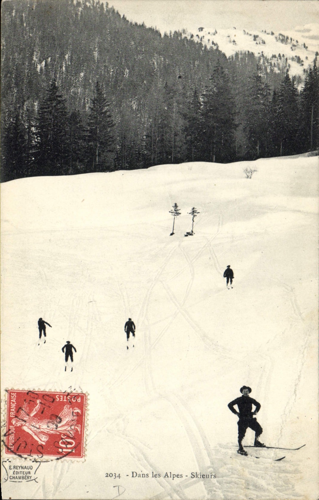 CPA Militaria Chasseurs alpins Skieurs Ski