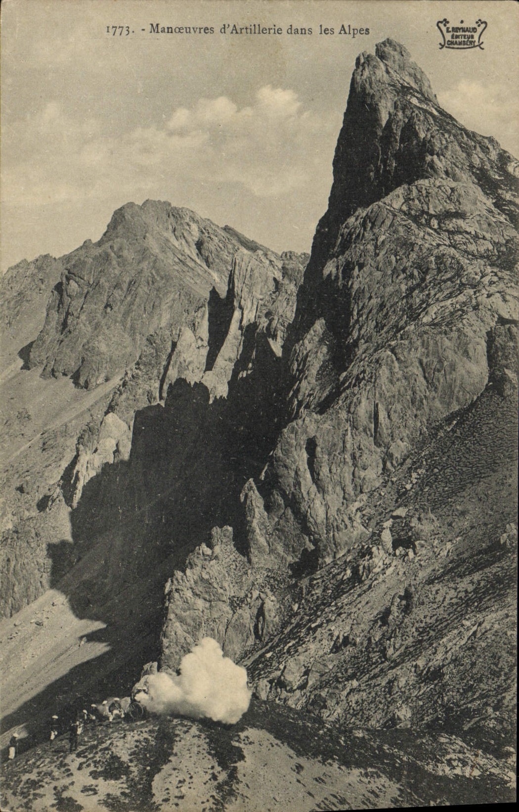 CPA Militaria Chasseurs alpins Manoeuvres d'artillerie dans les Alpes