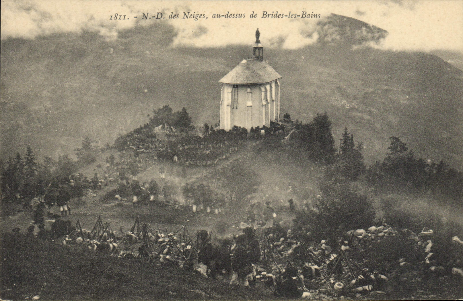 CPA Militaria Chasseurs alpins ND des Neiges au dessus de Brides les Bains