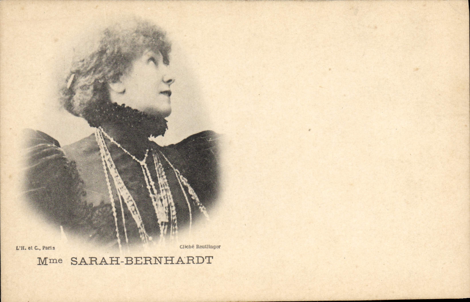 CPA Femme Theatre Mme Sarah Bernhardt