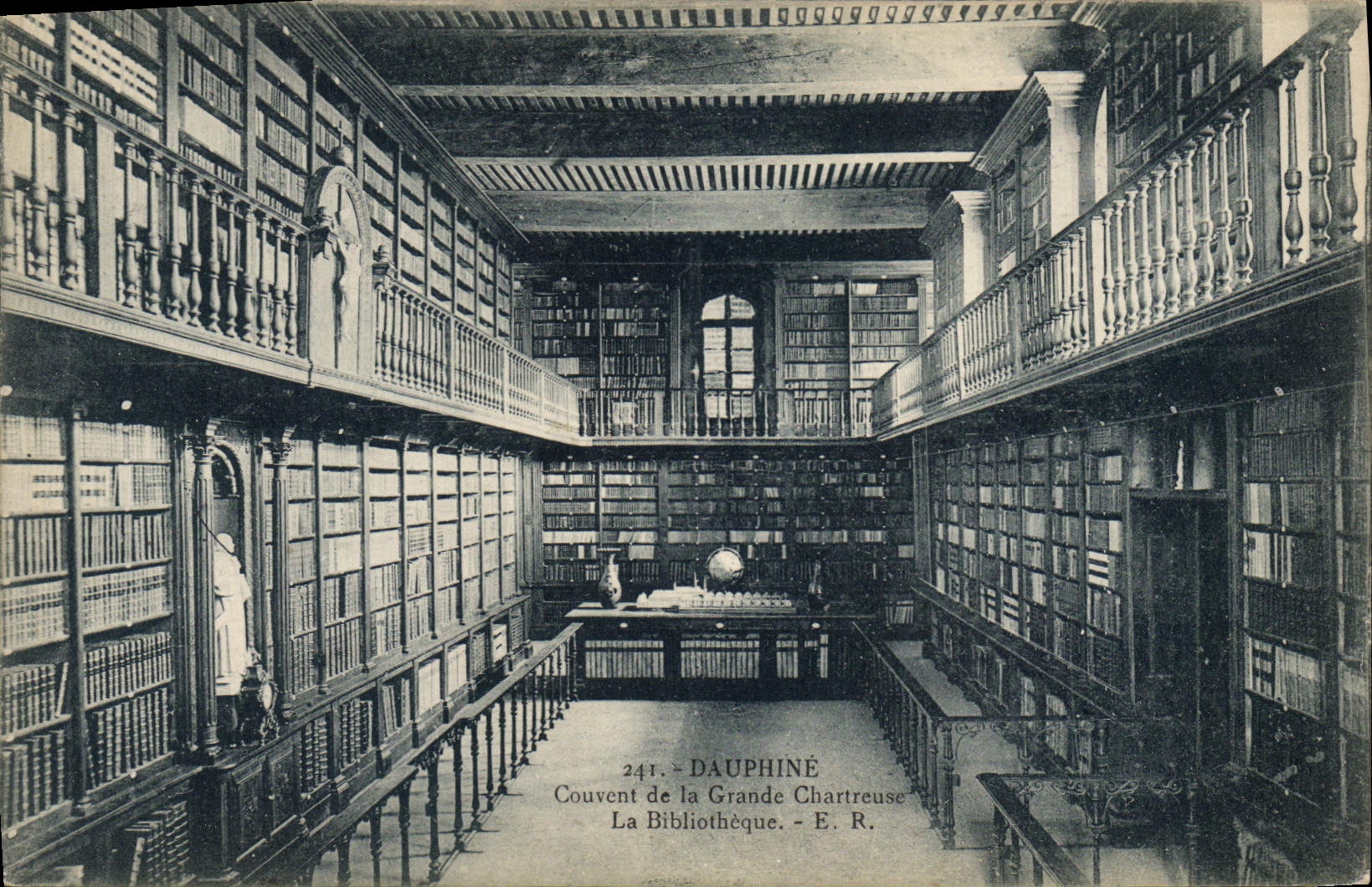 CPA Bibliotheque Dauphine Couvent de la Grande Chartreuse