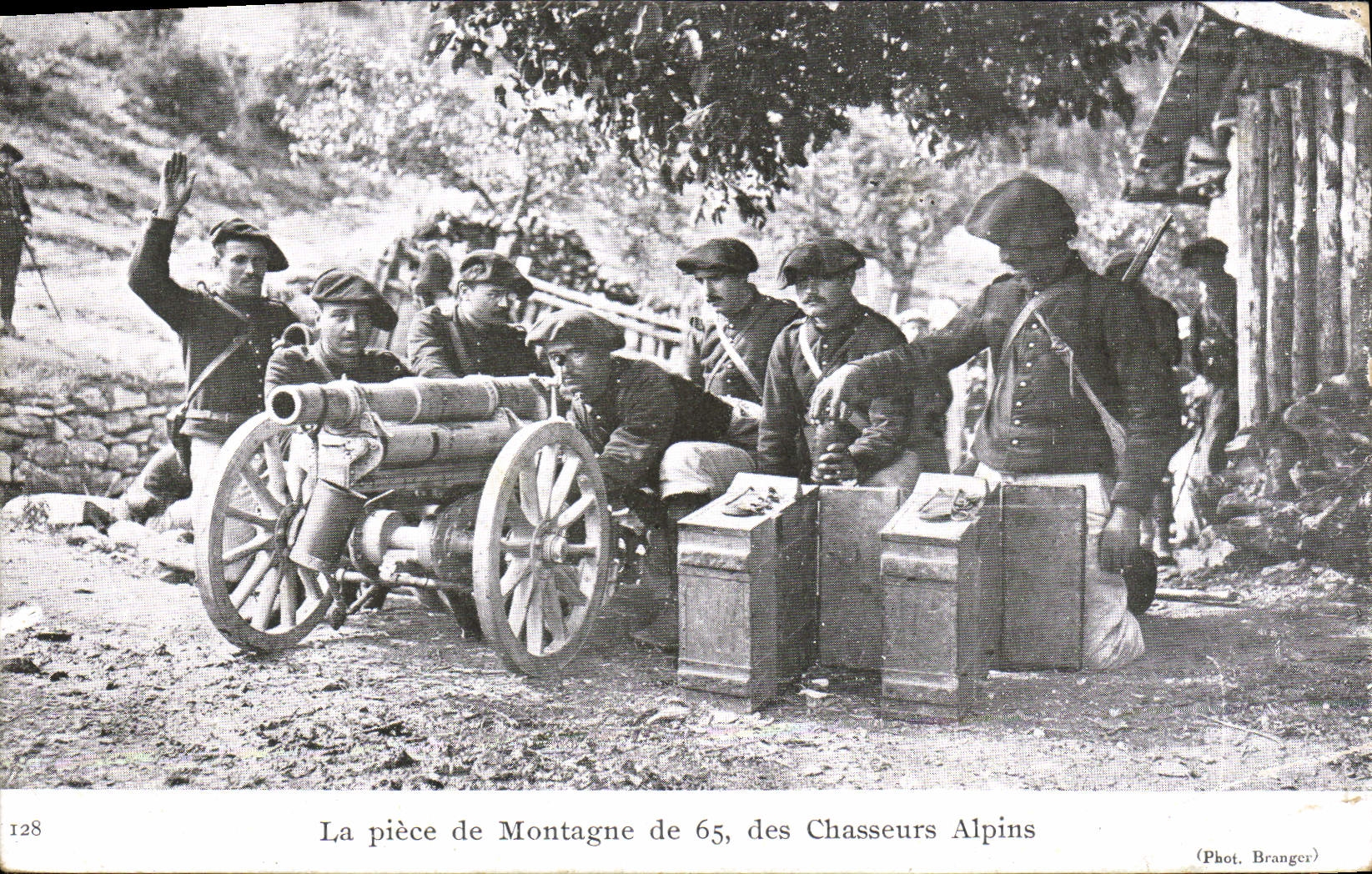 CPA Militaria Chasseurs alpins La piece de montagne de 65