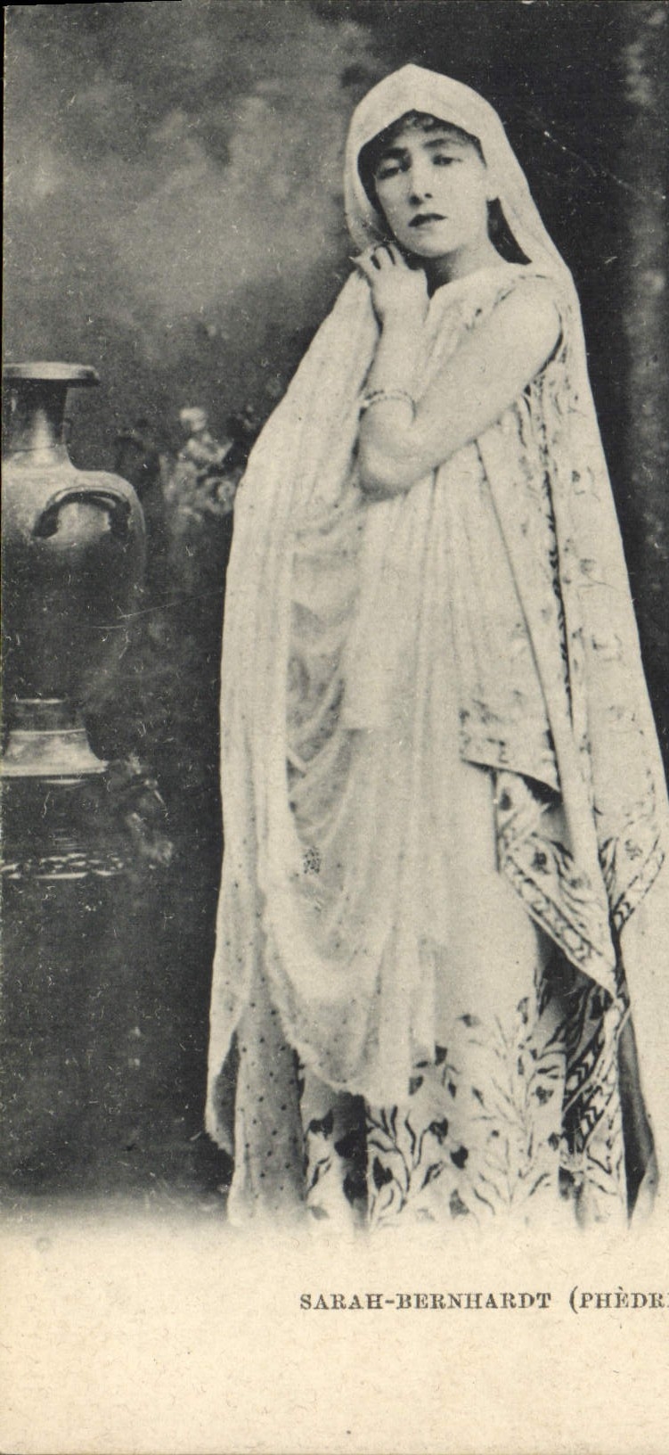 CPA Femme Theatre Sarah Bernhardt Phedre