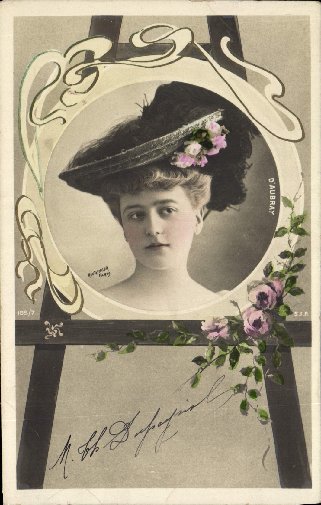CPA Femme Theatre D'Aubray