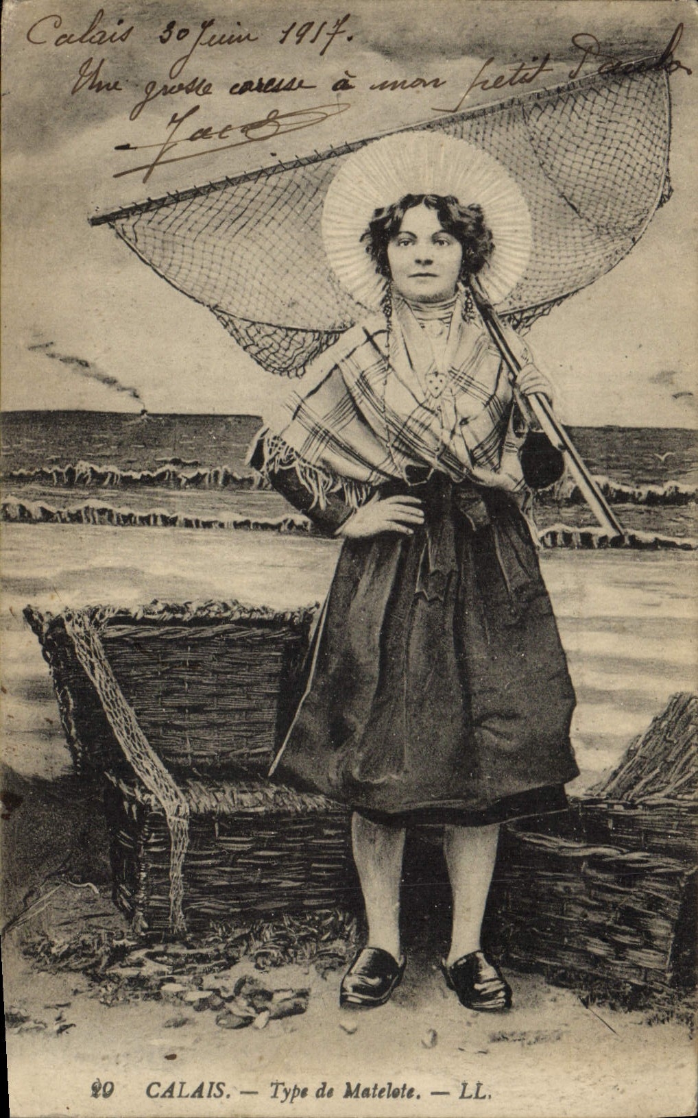 CPA Folklore Calais Type de matelote