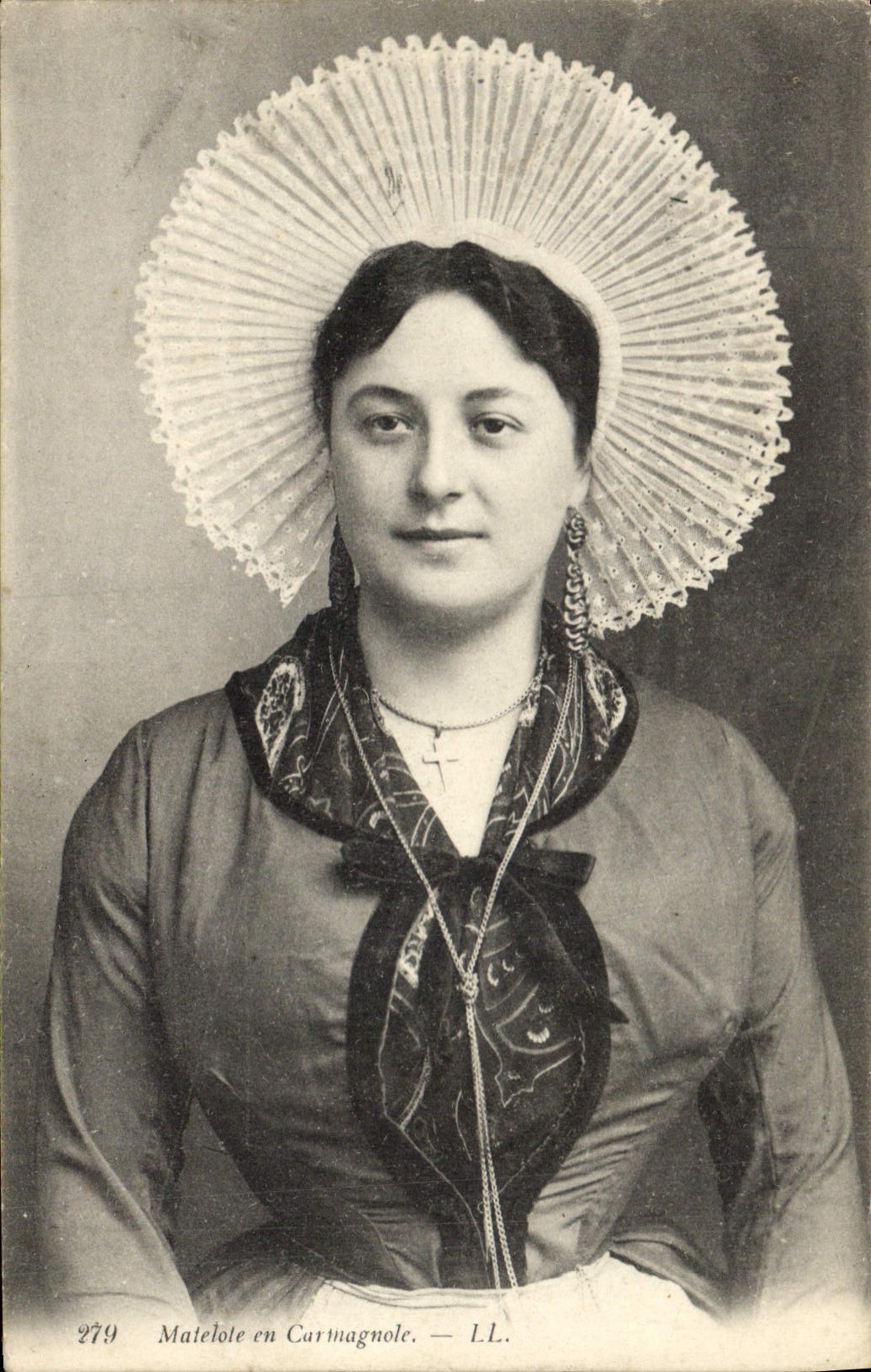 CPA Folklore Matelote en Carmagnole