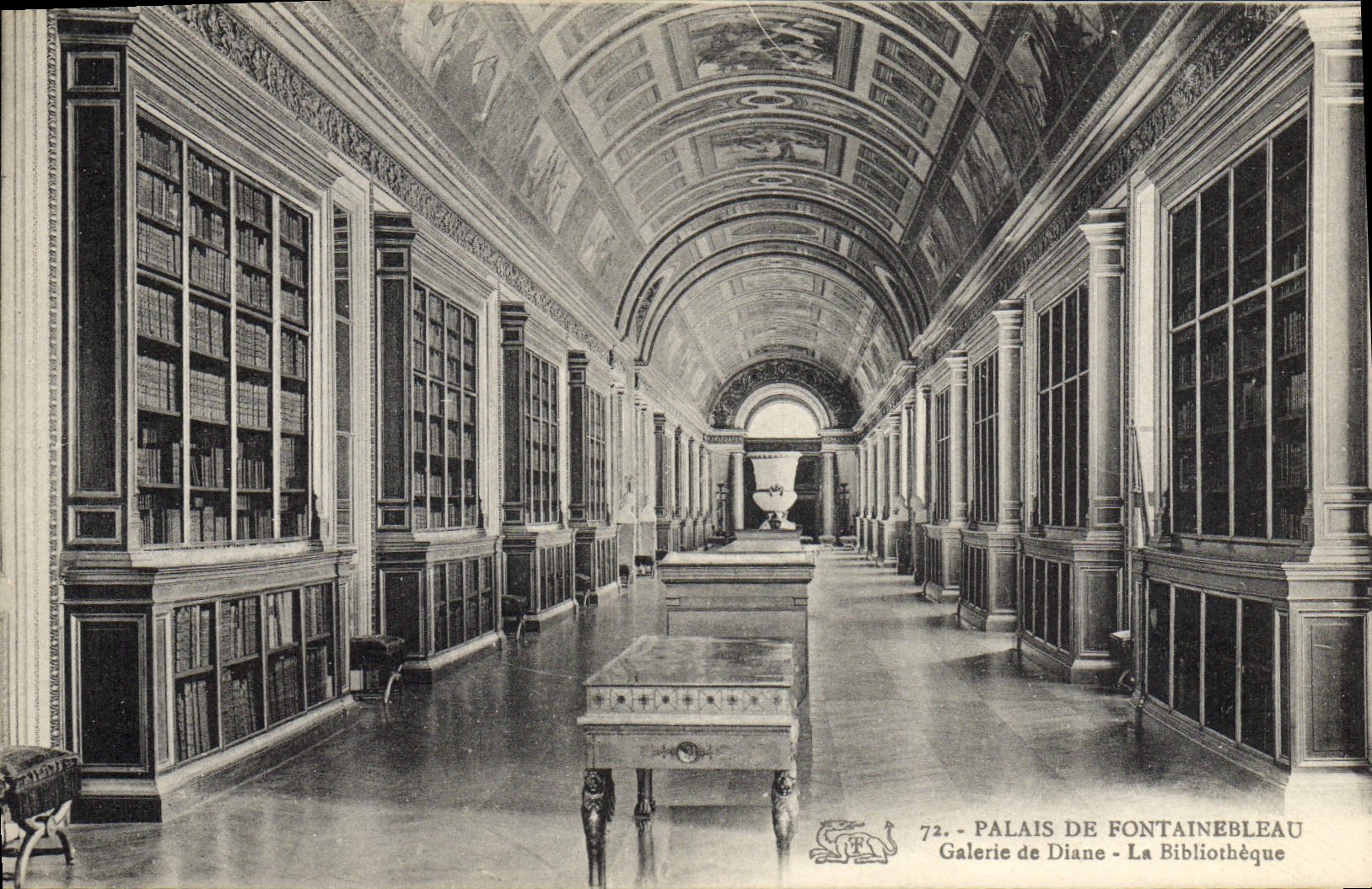 CPA Bibliotheque Palais de Fontainebleau Galerie de Diane