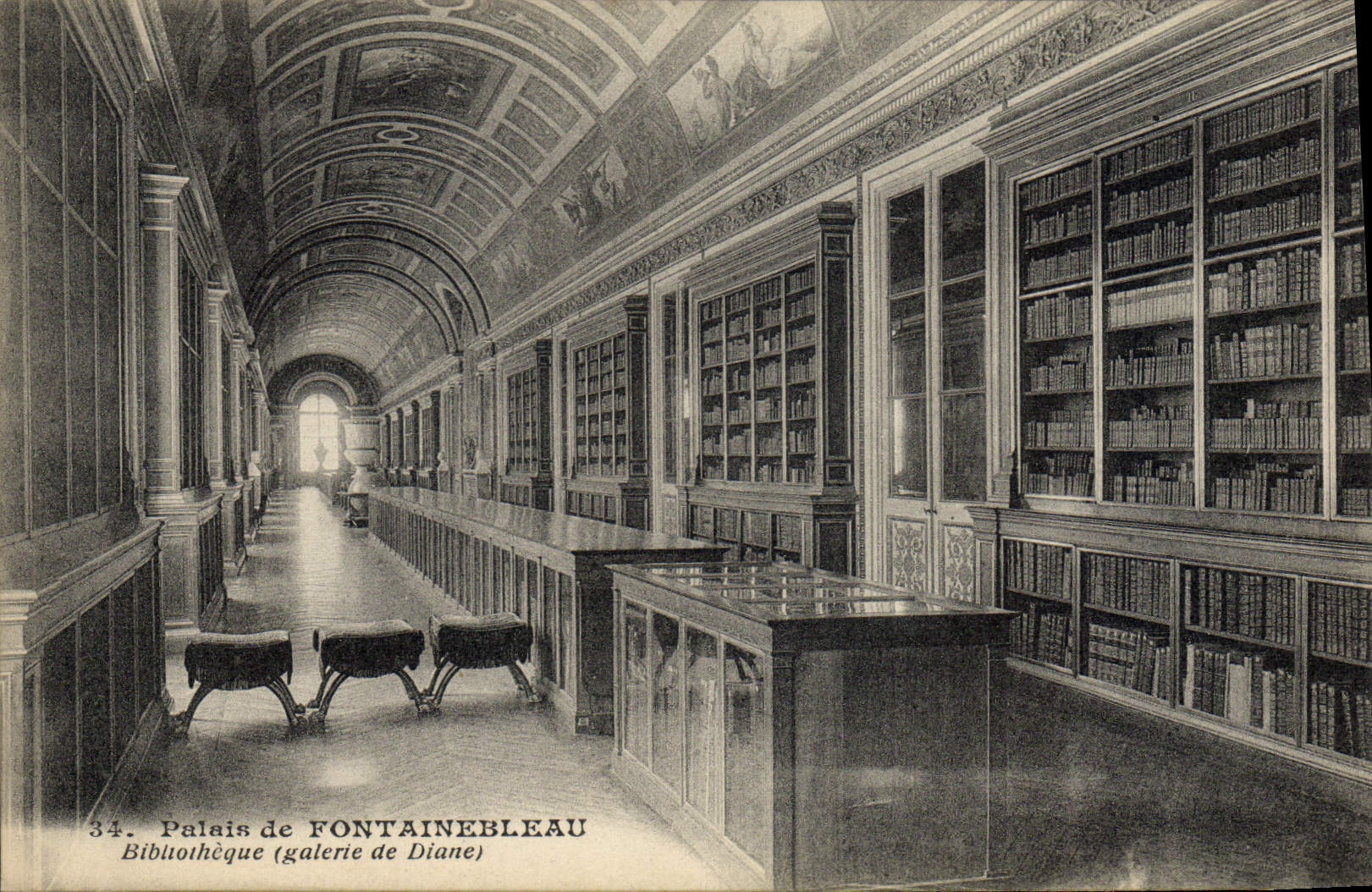 CPA Bibliotheque Palais de Fontainebleau Galerie de Diane