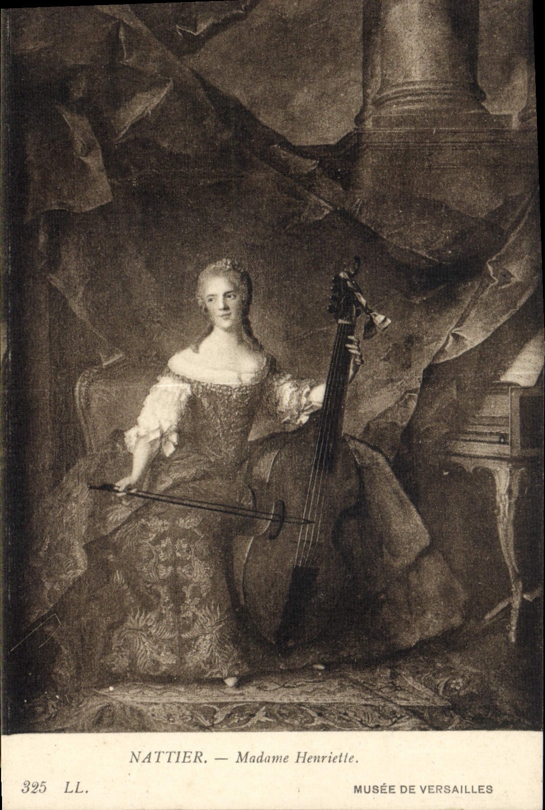 CPA Contrebasse Nattier Madame Henriette Musee de Versailles 