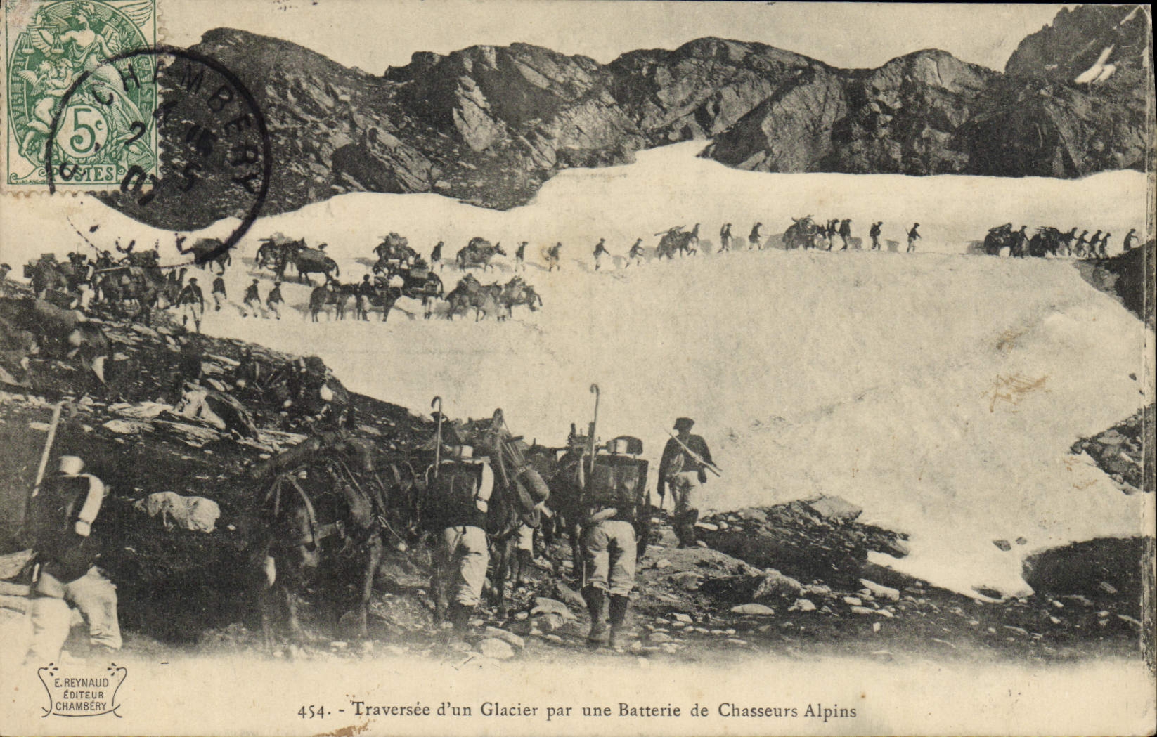 CPA Militaria Chasseurs Alpins Traversee d'un glacier par une batterie de chasseurs alpins