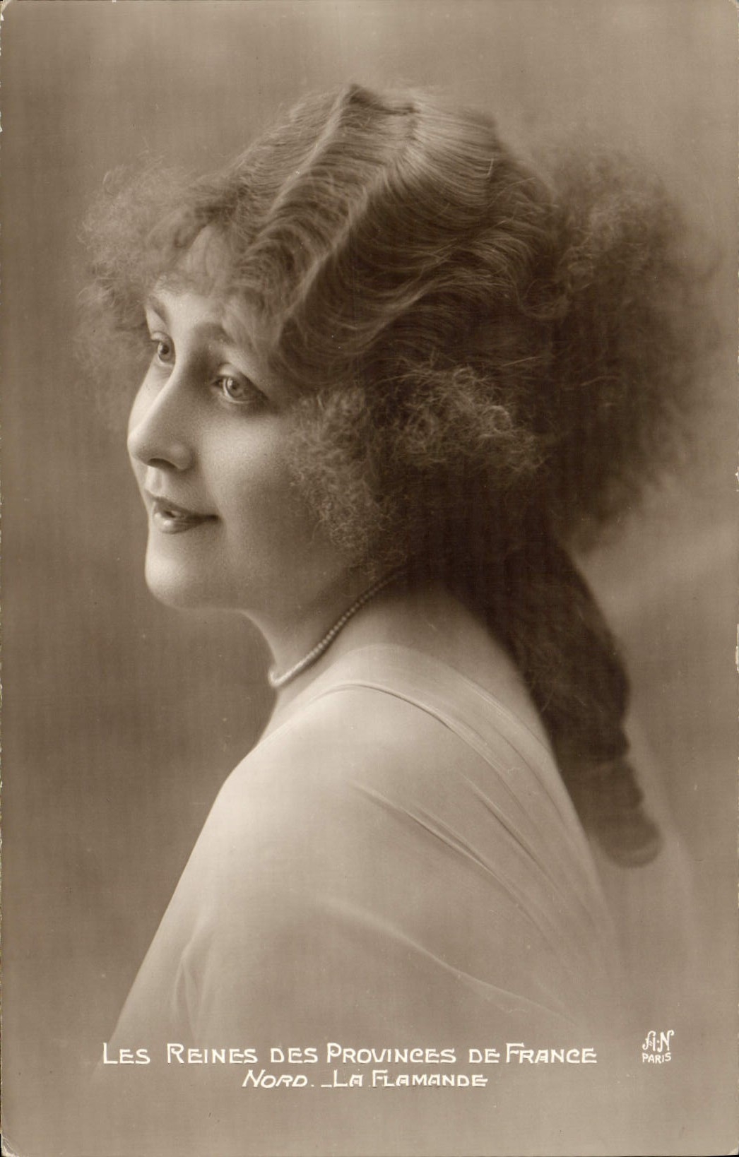 CPA Folklore Nord La Flamande 