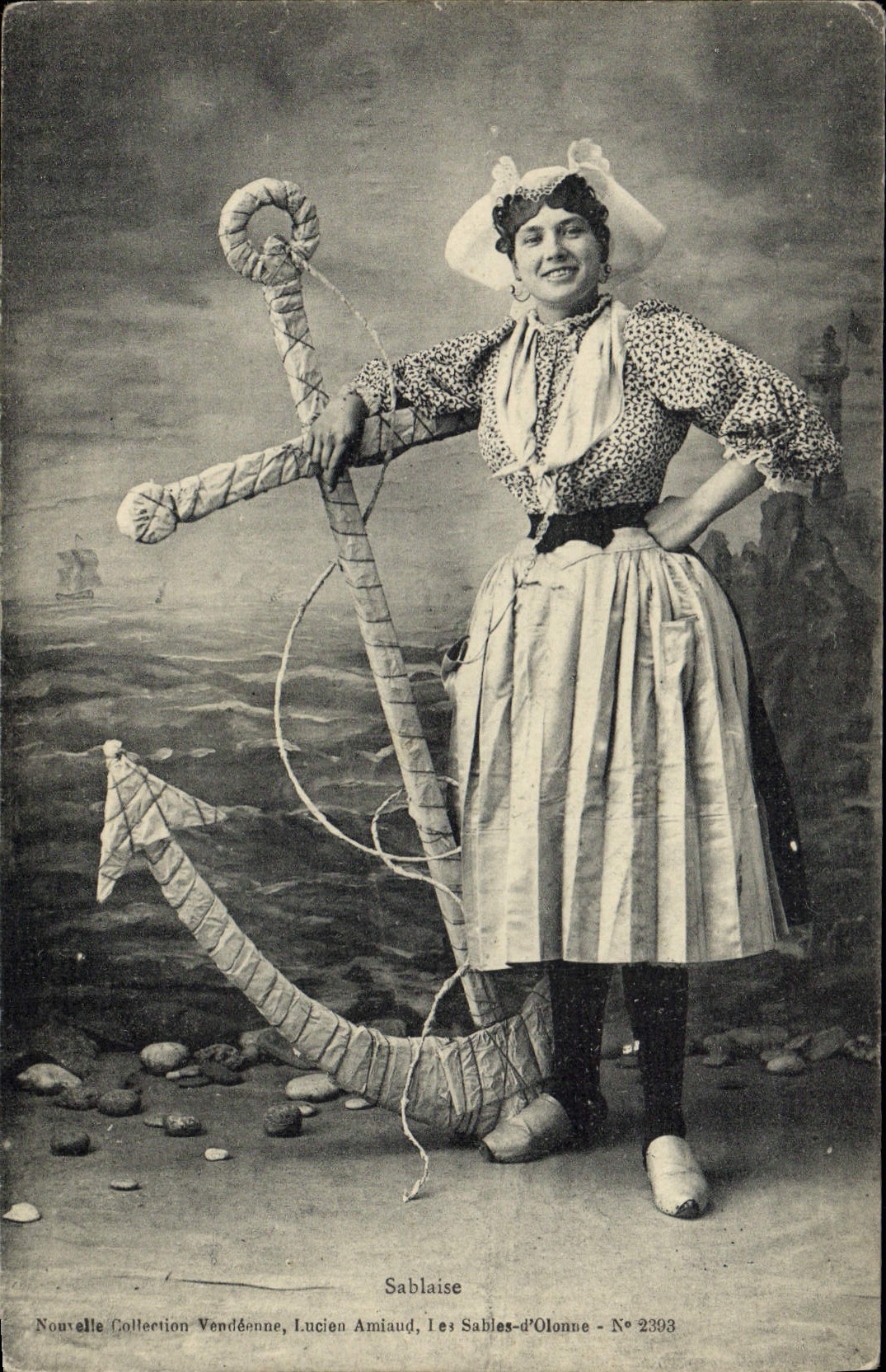 CPA Folklore Sablaise Ancre de marine 