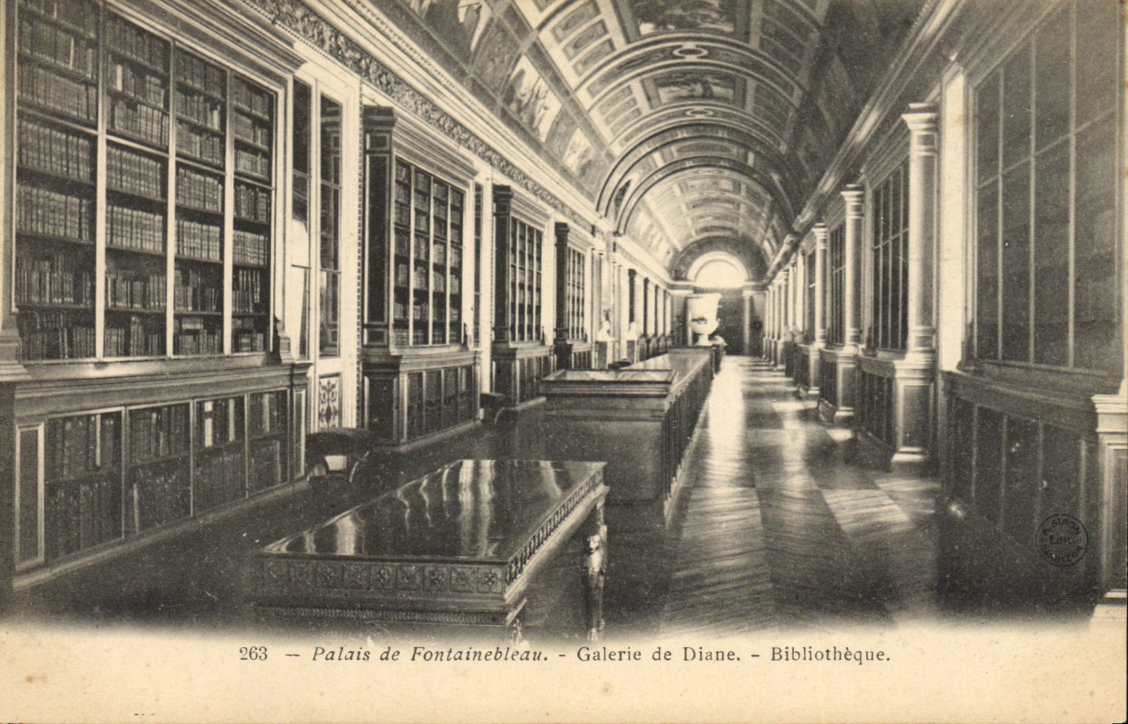 CPA Bibliotheque Palais de Fontainebleau Galerie de Diane