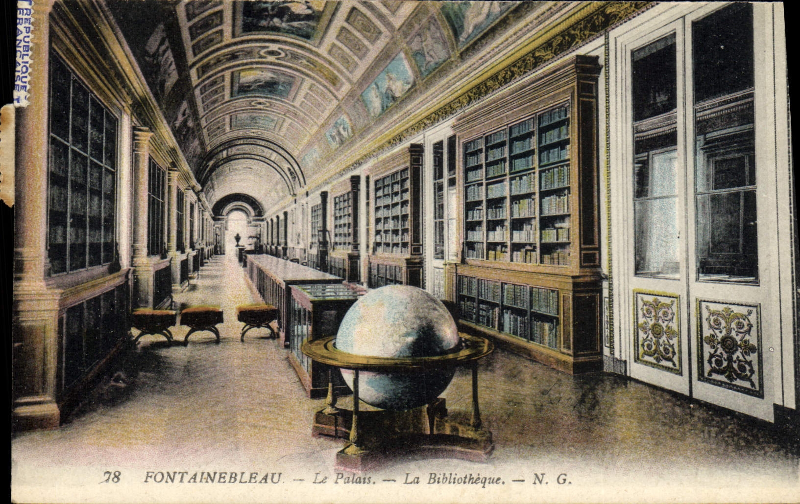 CPA Bibliotheque Fontainebleau Le palais