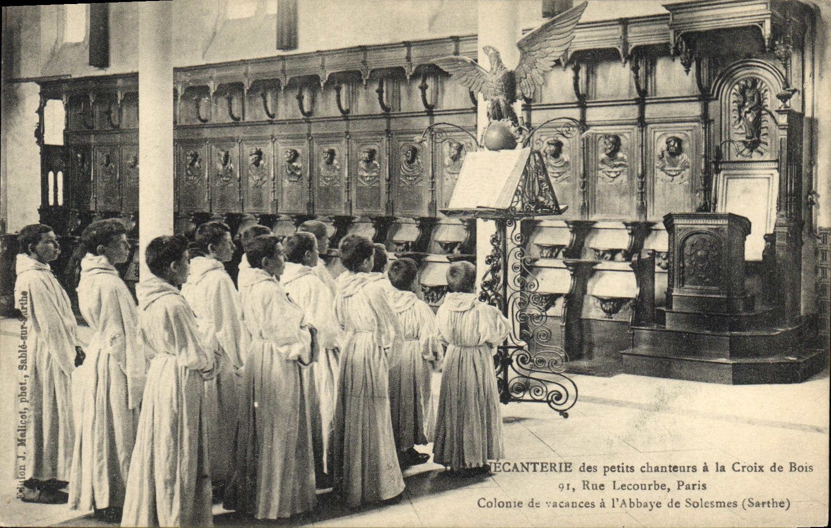 CPA La Manecanterie des petits chanteurs a la Croix de Bois Rue Lecourbe Paris Colonie de vacances a l'abbaye de Solesmes