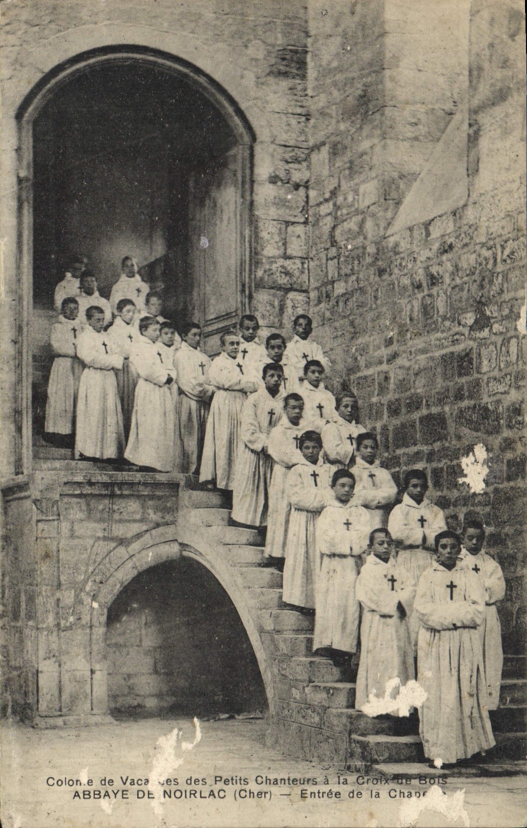 CPA La Manecanterie des petits chanteurs a la Croix de Bois Rue Lecourbe Paris Colonie de vacances a l'abbaye de Solesmes 