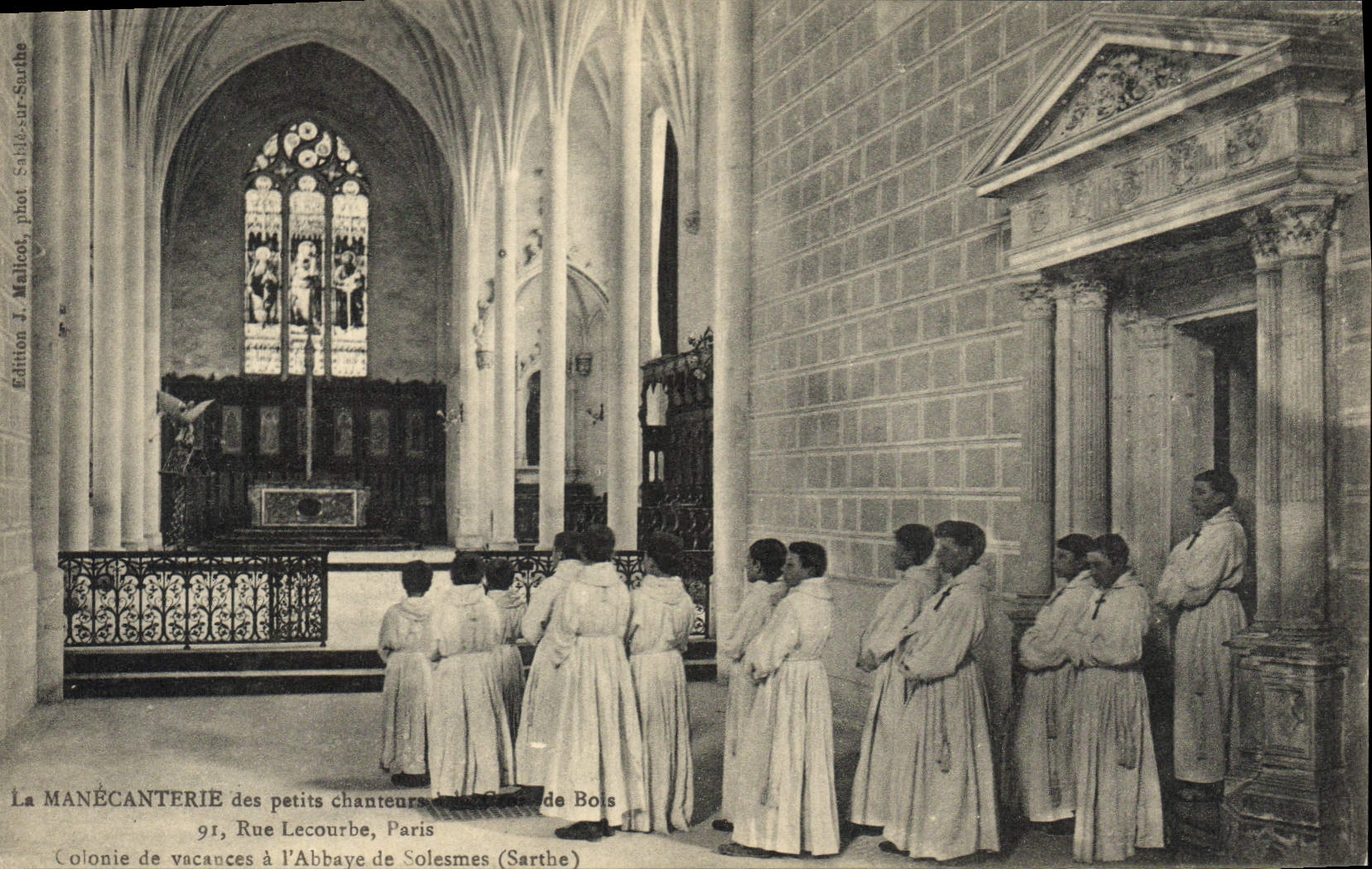 CPA La Manecanterie des petits chanteurs a la Croix de Bois Rue Lecourbe Paris Colonie de vacances a l'abbaye de Solesmes