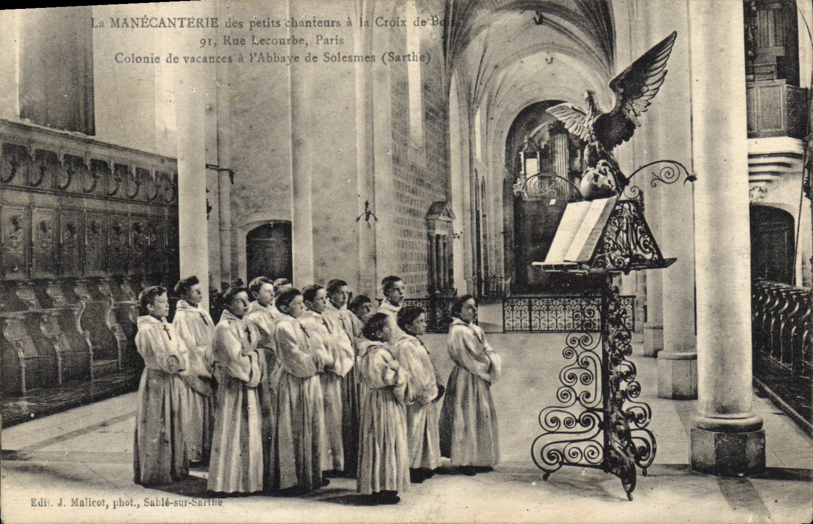 CPA La Manecanterie des petits chanteurs a la Croix de Bois Rue Lecourbe Paris Colonie de vacances a l'abbaye de Solesmes Aigle 