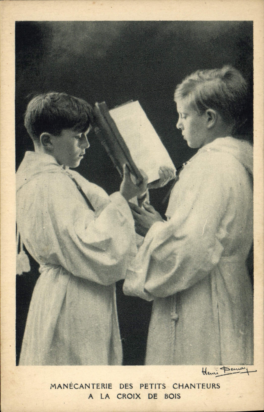 CPA Manecanterie des Petits Chanteurs a la Croix de Bois Rue des Rigoles Paris