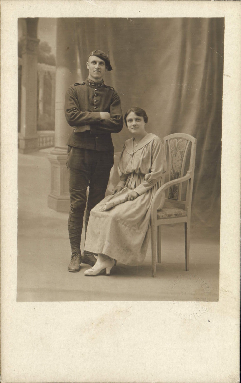 CARTE PHOTO Militaria Chasseurs Alpins (n°2 sur le col)