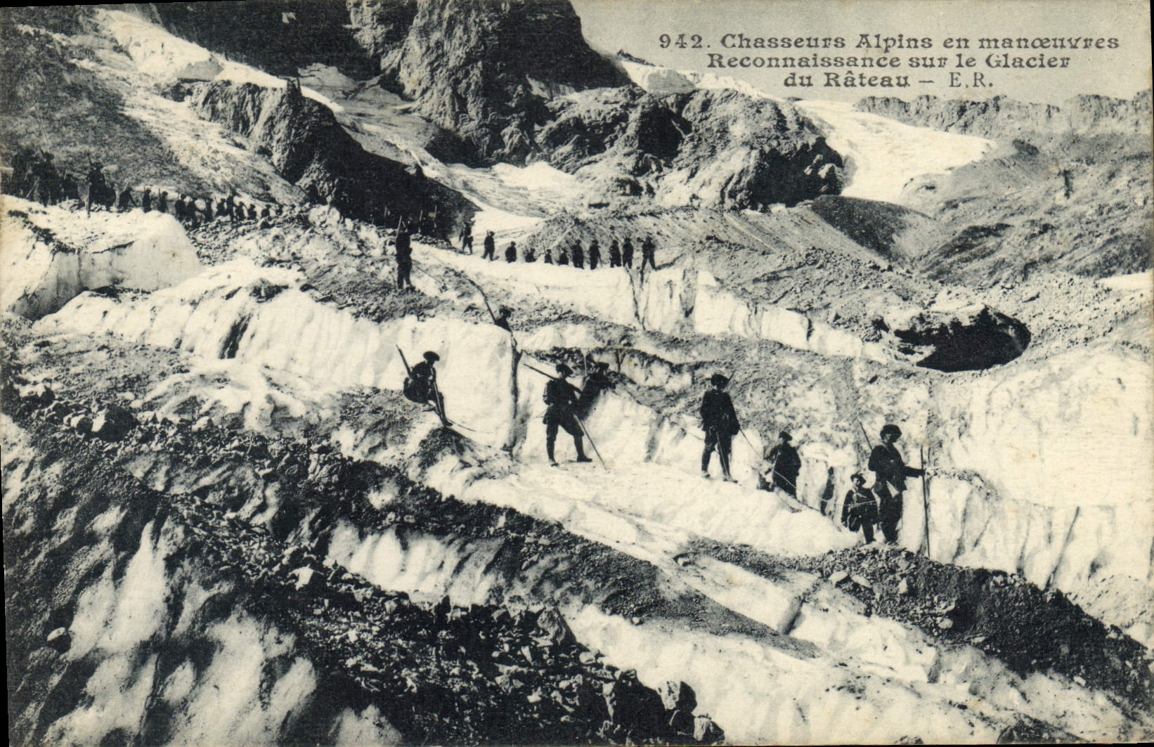 CPA Militaria Chasseurs Alpins en manoeuvres Reconnaissance sur le glacier du Rateau