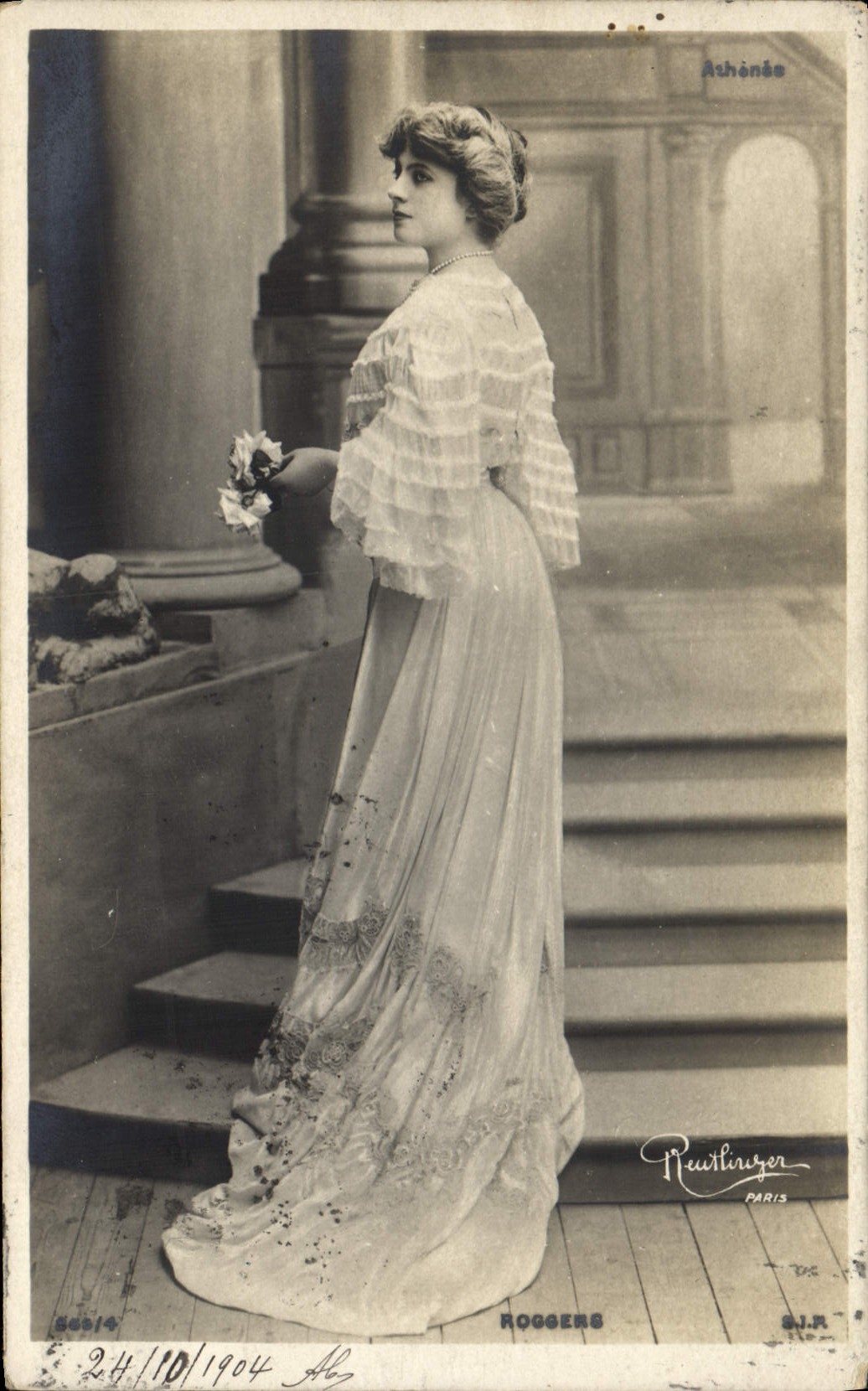 CPA Femme Theatre Roggers