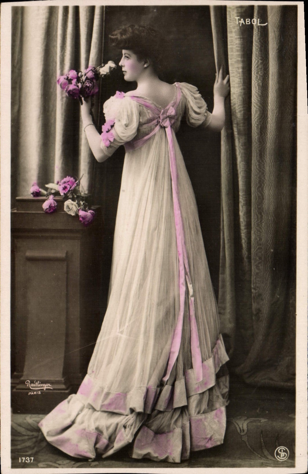 CPA Femme Theatre Tabol