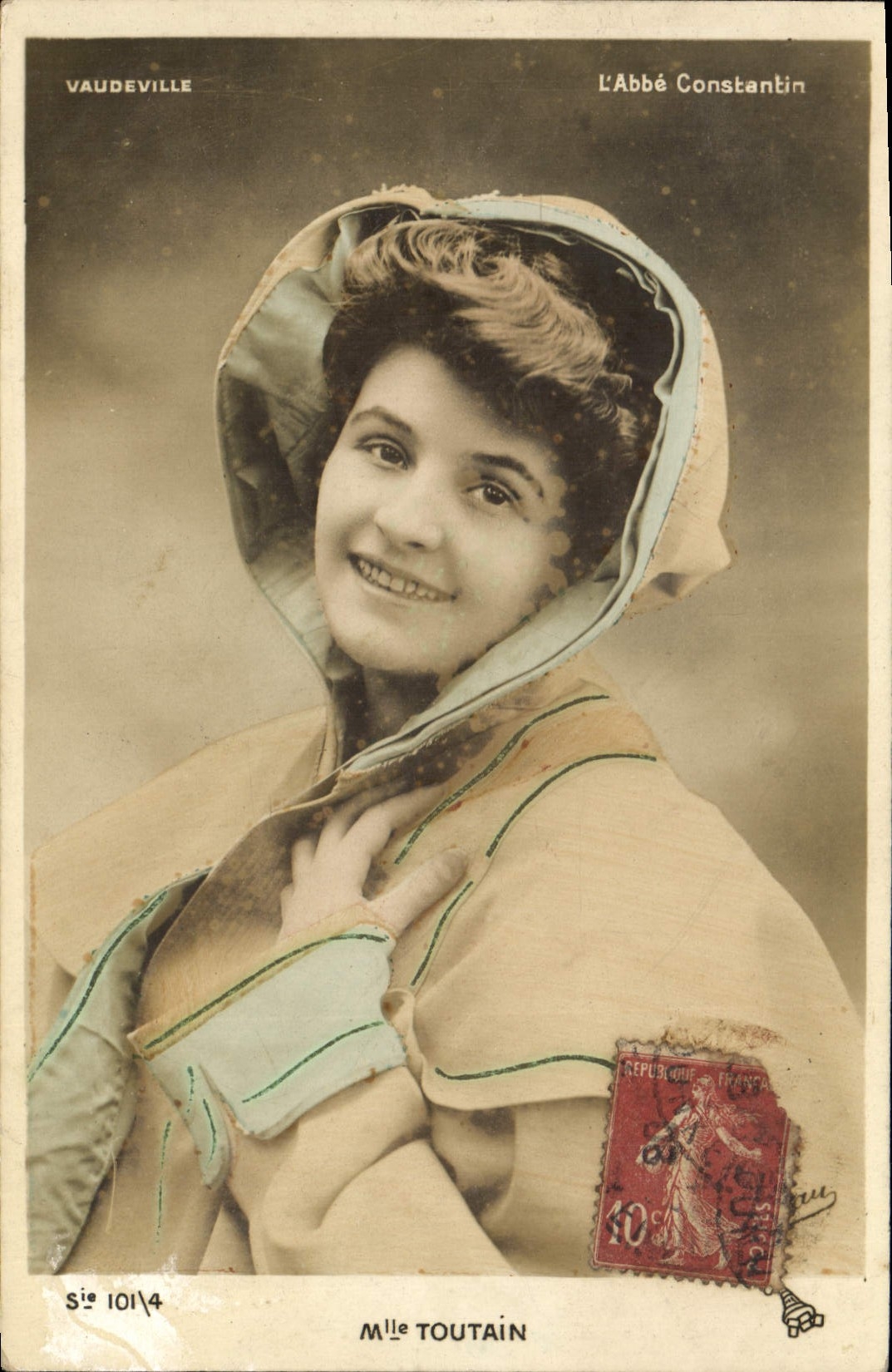 CPA Femme Theatre Vaudeville Mlle Toutain L'abbe Constantin