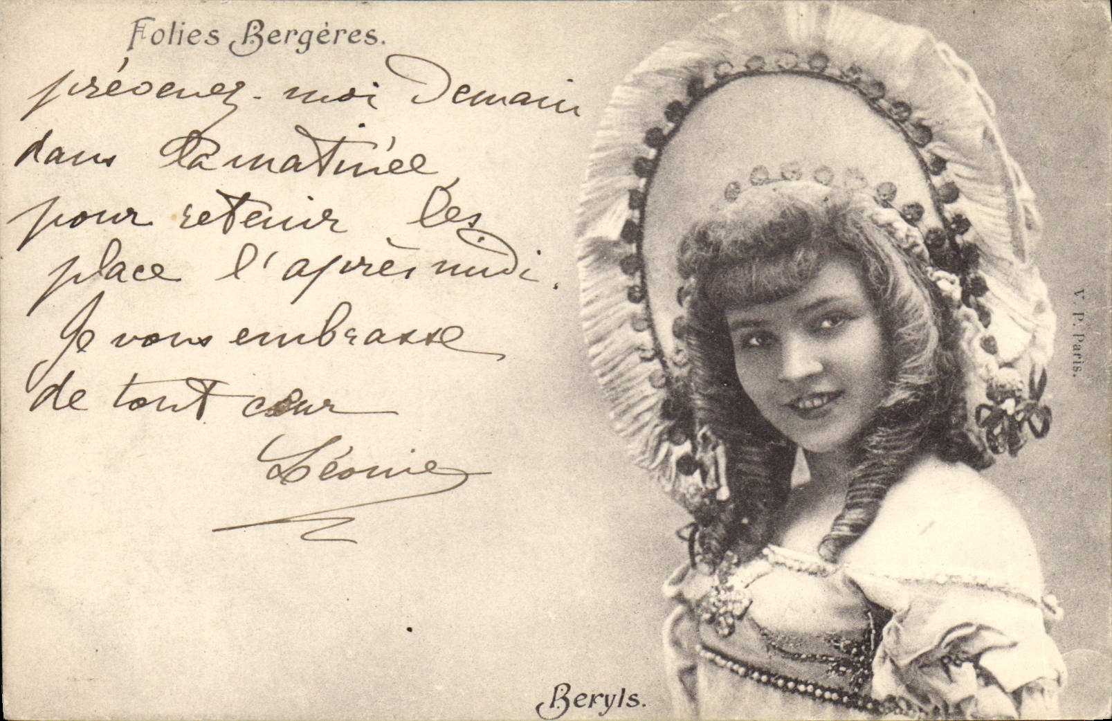 CPA Femme Theatre Folies Bergeres Beryls