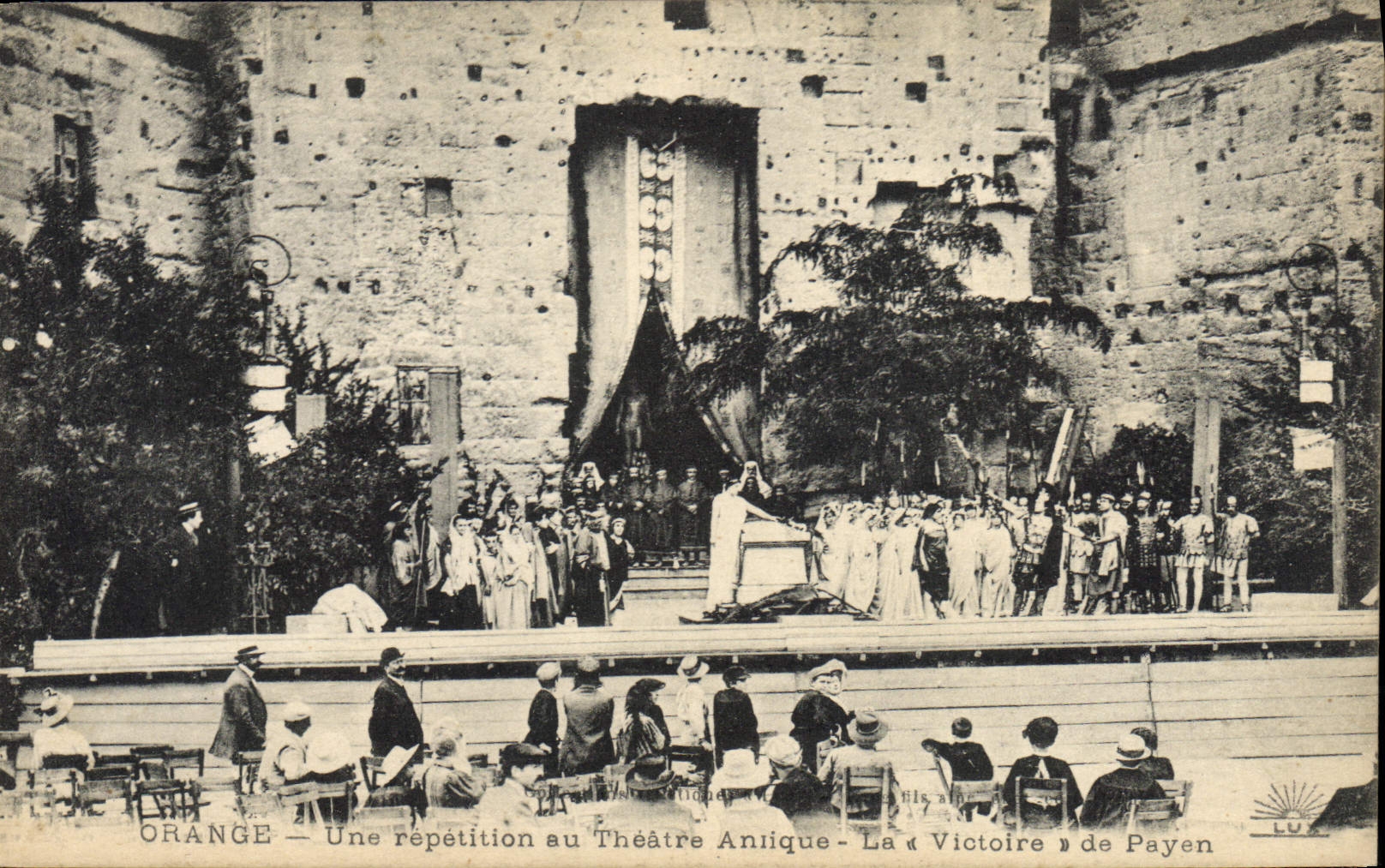 CPA Theatre Orange Une repetition au theatre antique La Victoire de Payen