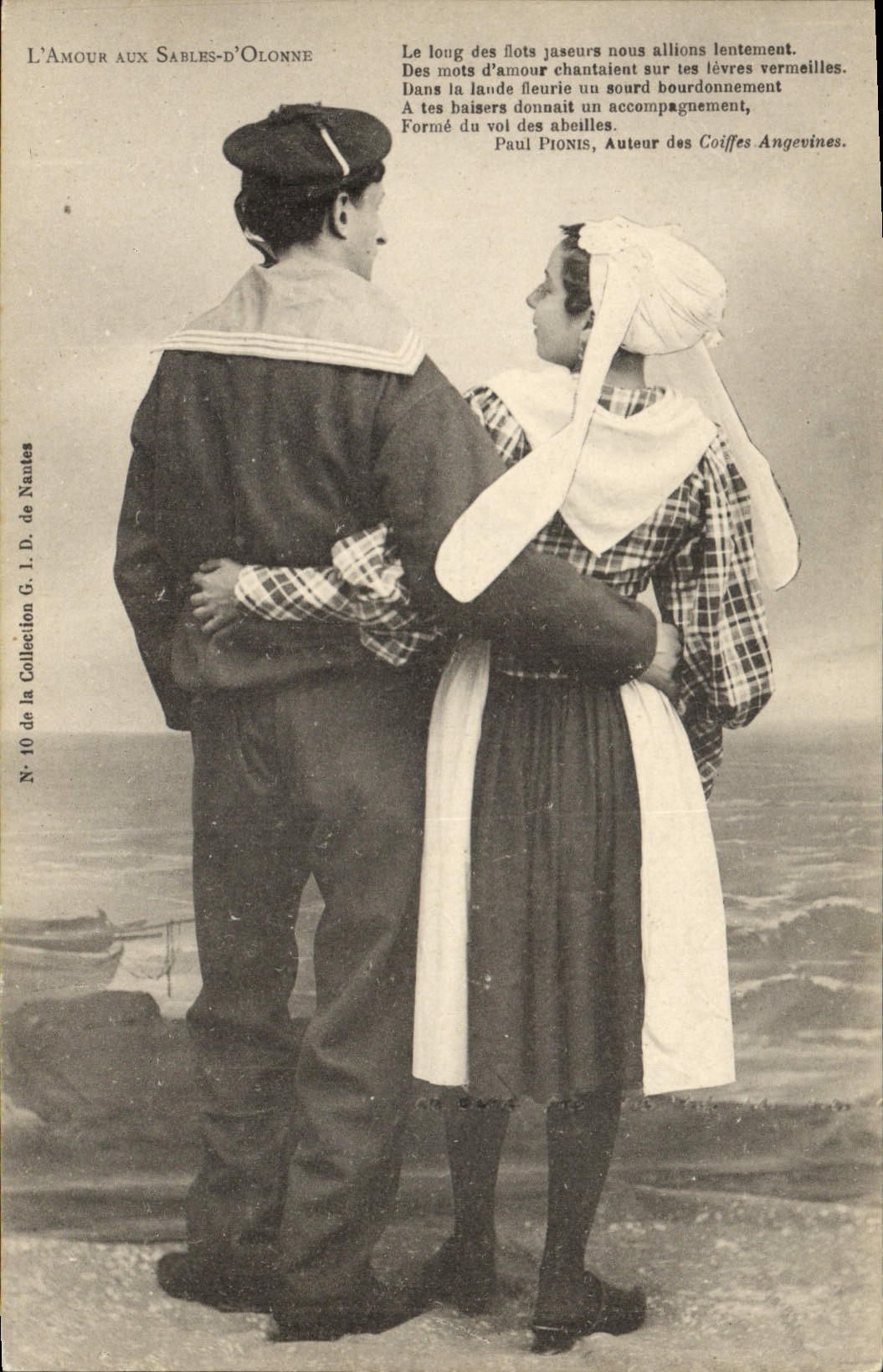 CPA Folklore L'amour aux Sables d'Olonne Marin