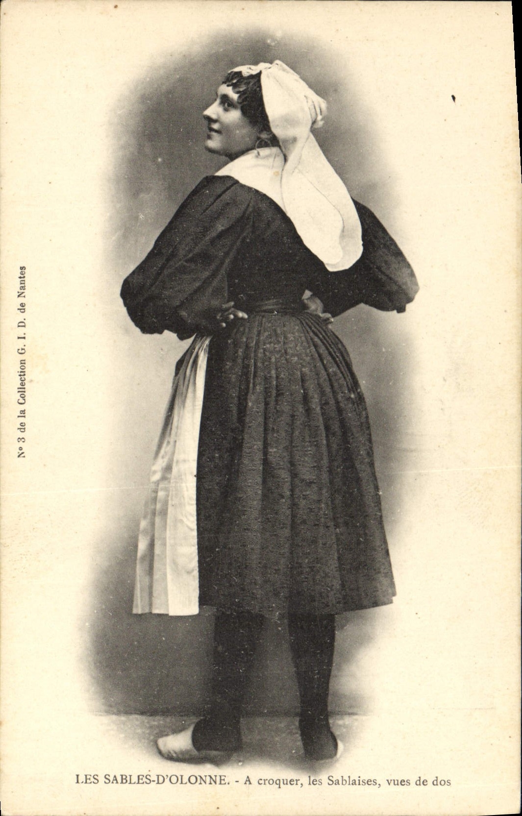 CPA Folklore Les Sables d'Olonne A croquer les Sablaises