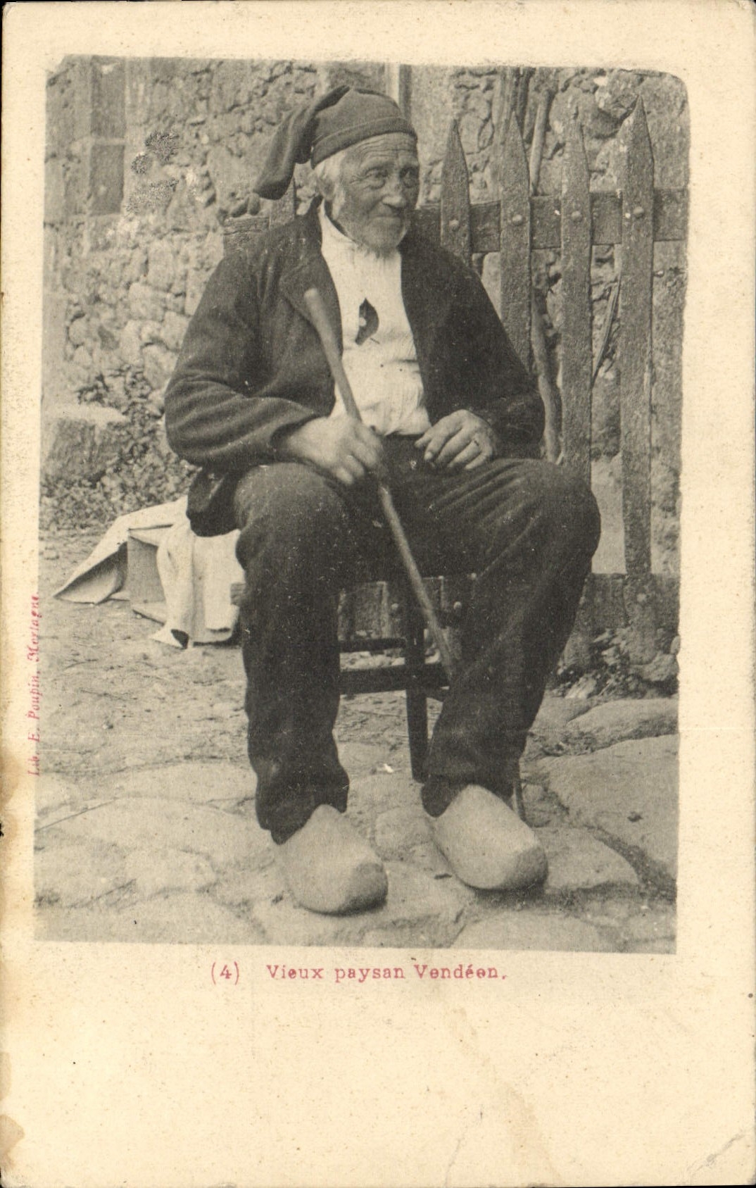 CPA Folklore Vieux paysan Vendeen