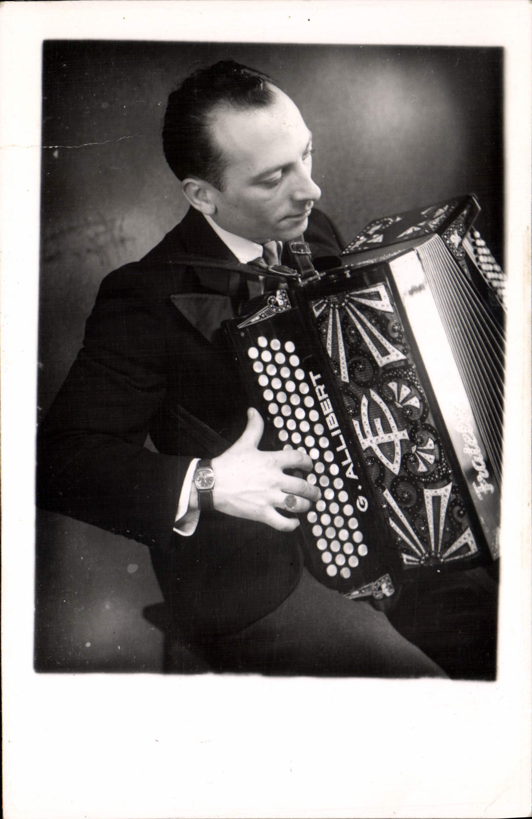 CPM Georges Allibert Virtuose accordeoniste Vedette de la scene et de la radio Accordeon