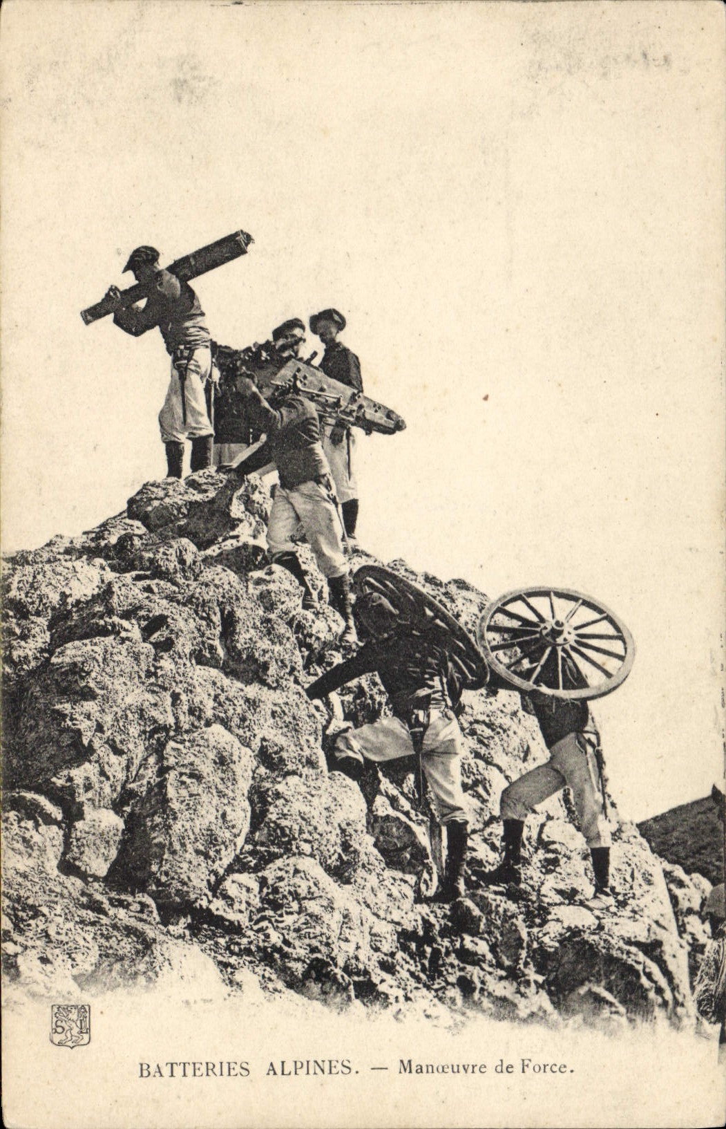 CPA Militaria Chasseurs Alpins Batteries alpines Manoeuvre de Force