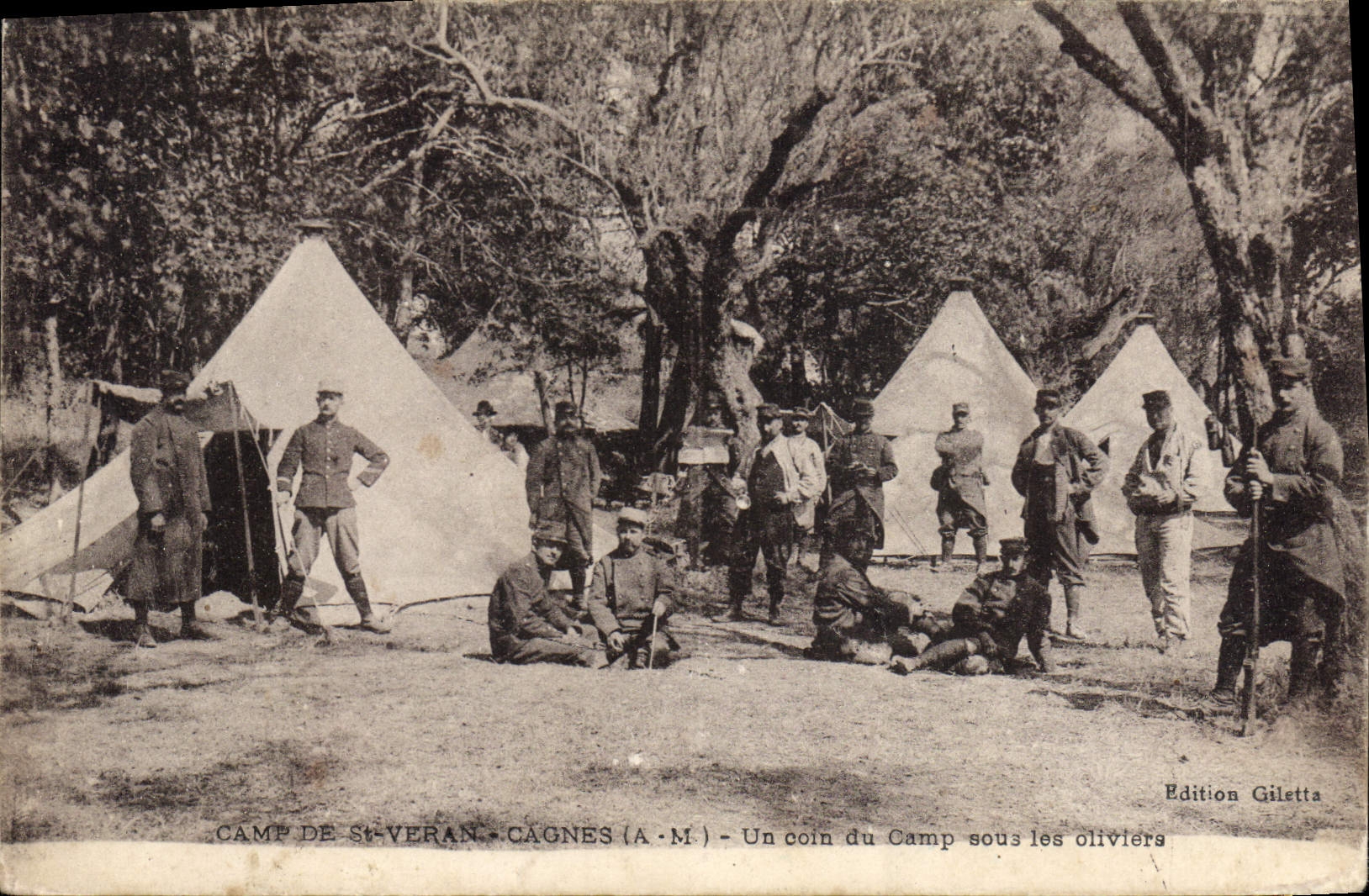 CPA Militaria Chasseurs Alpins Camp de St Veran Cagnes Un coin du camp sous les oliviers