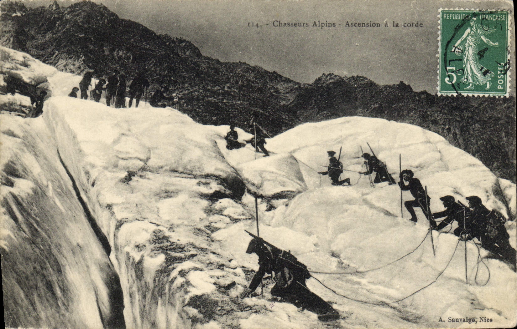 CPA Militaria Chasseurs Alpins Ascension a la corde
