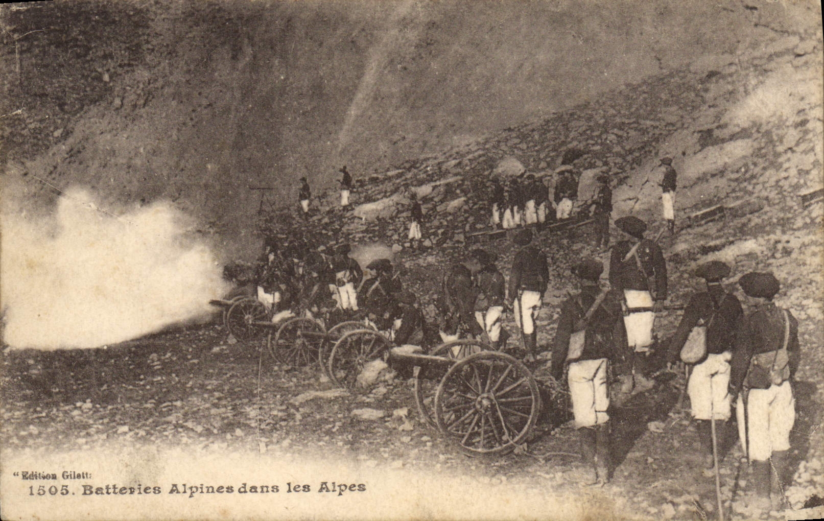 CPA Militaria Chasseurs Alpins Batteries alpines dans les Alpes