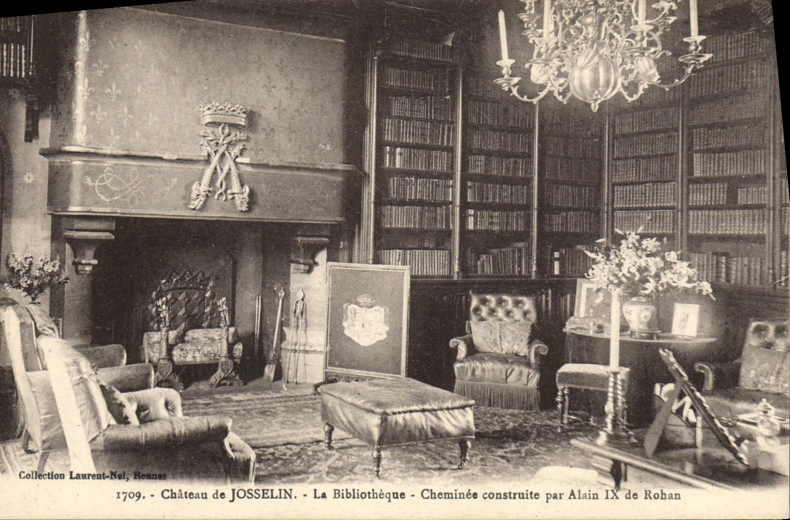 CPA Bibliotheque Chateau de Josselin Cheminee construite par Alain IX de Rohan