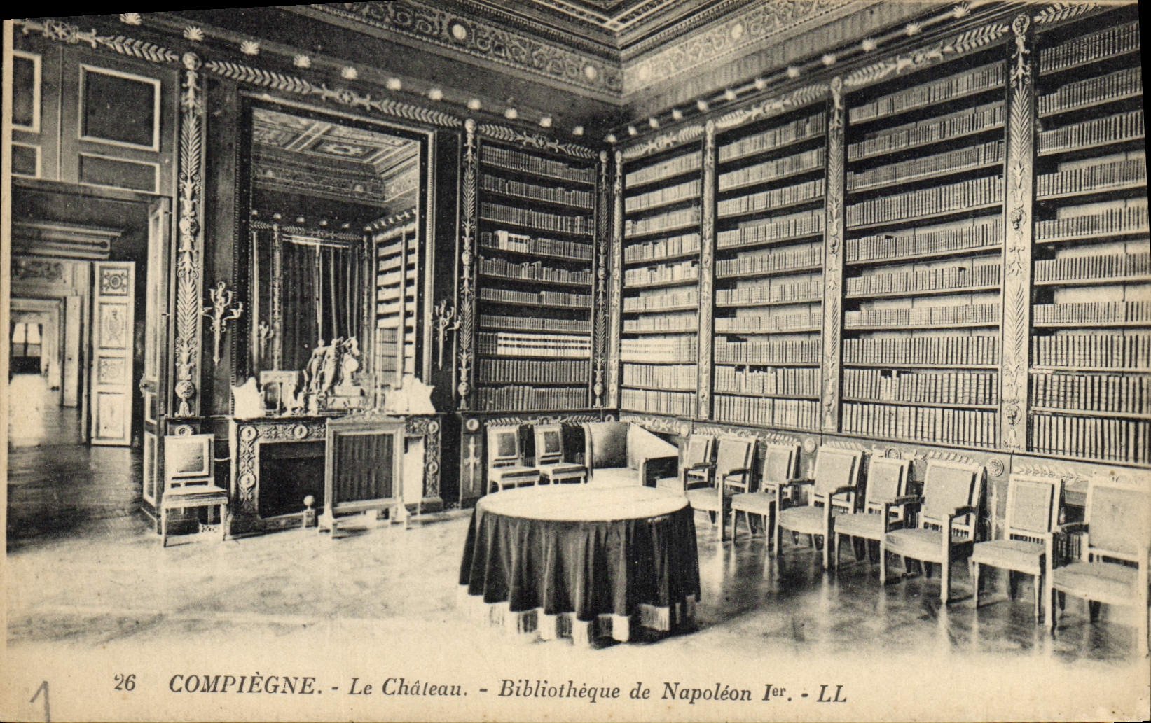 CPA Bibliotheque de Napoleon 1er Le chateau Compiegne