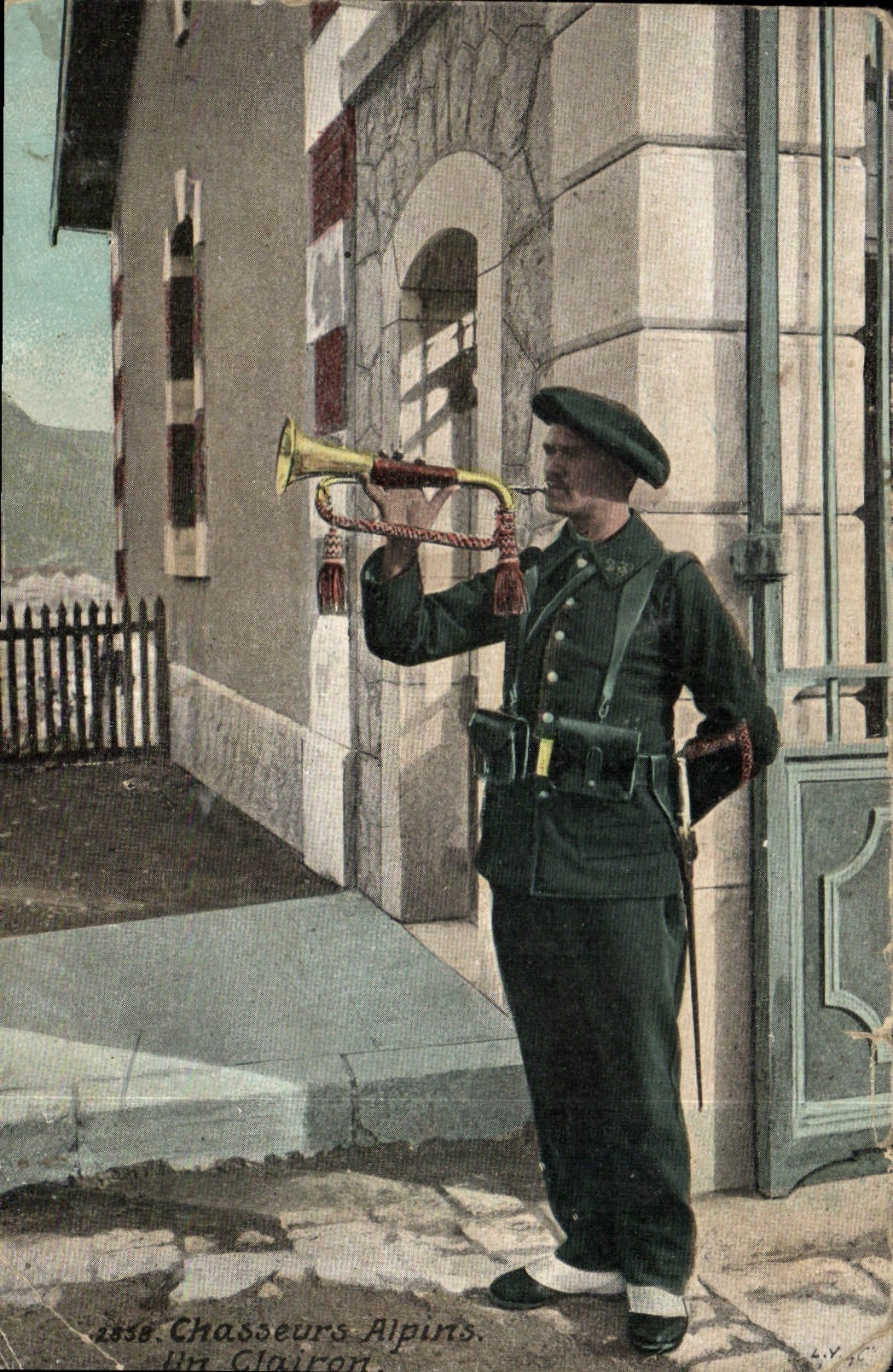 CPA Militaria Chasseurs Alpins Un clairon