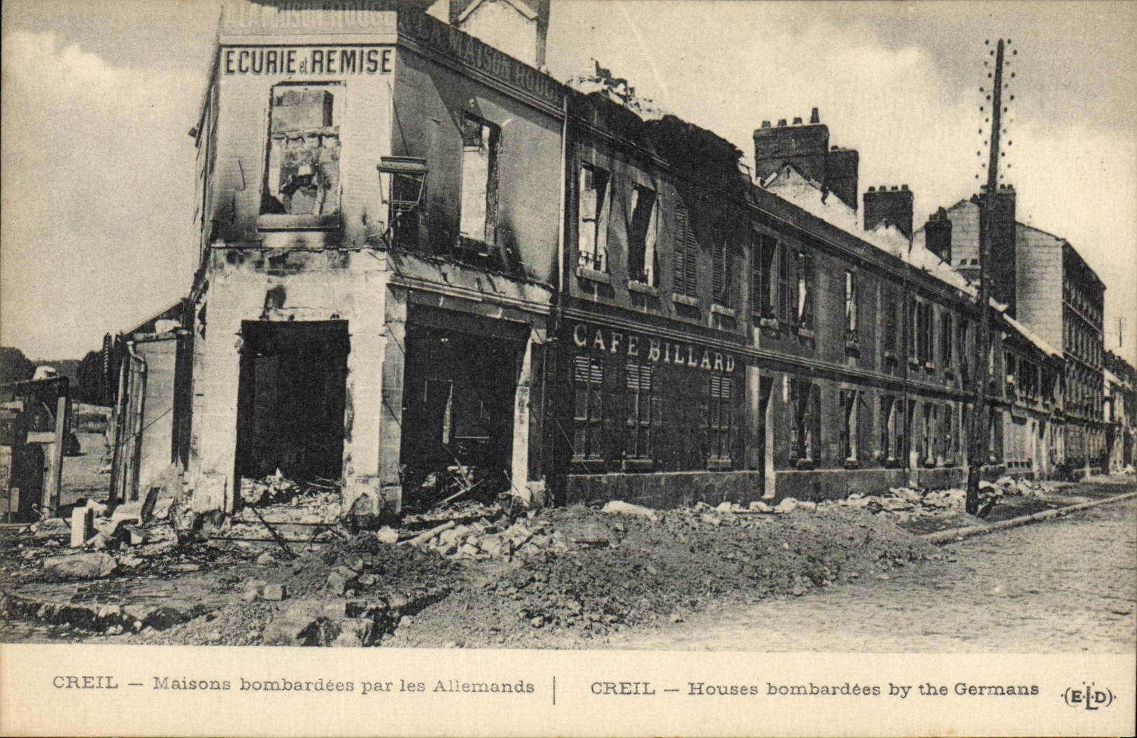 CPA Billard Creil Maisons bombardees par les Allemands Militaria Cafe Billard