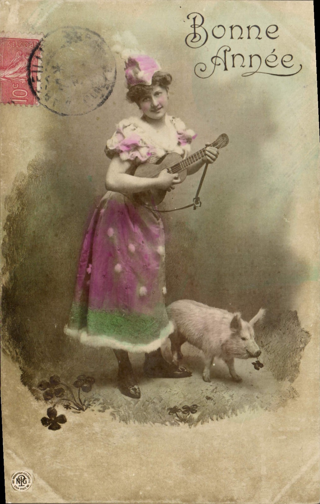 CPA Cochon Porc Femme Bonne annee 