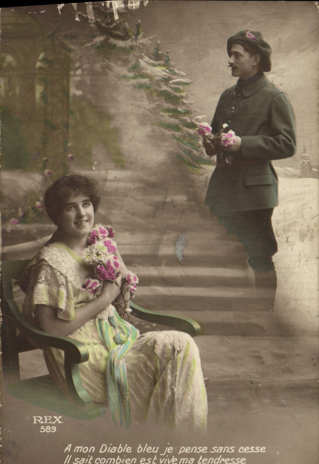 CPA Militaria Chasseurs alpins Femme 