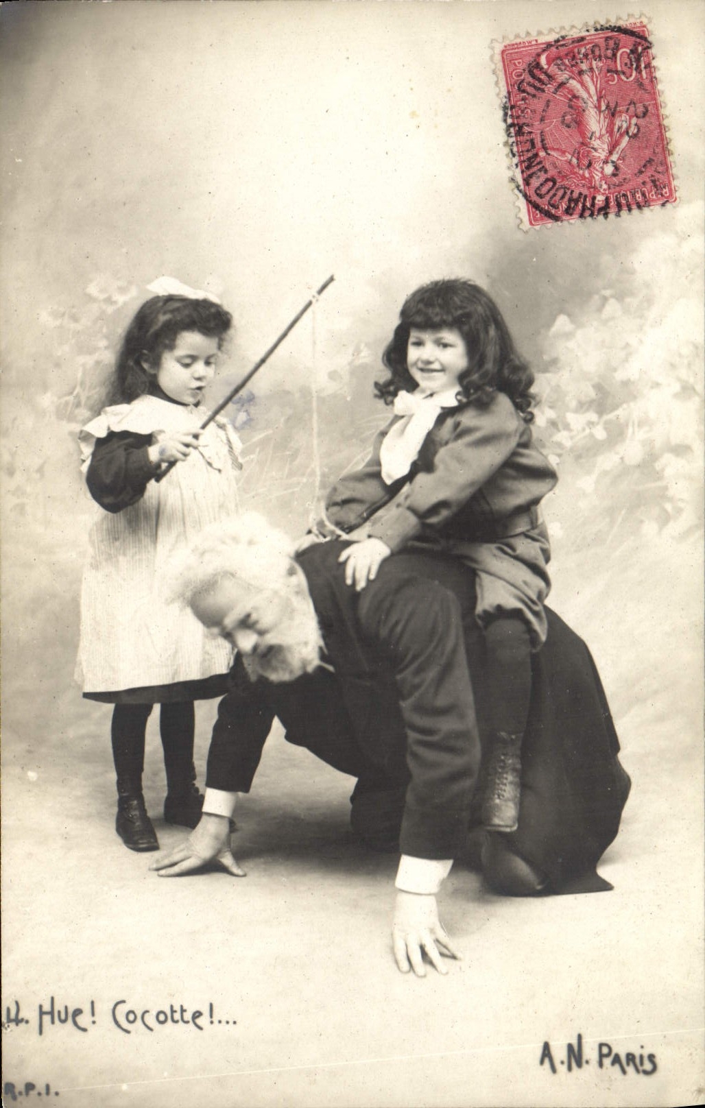 Vintage Postcard Enfants Hoots casserole