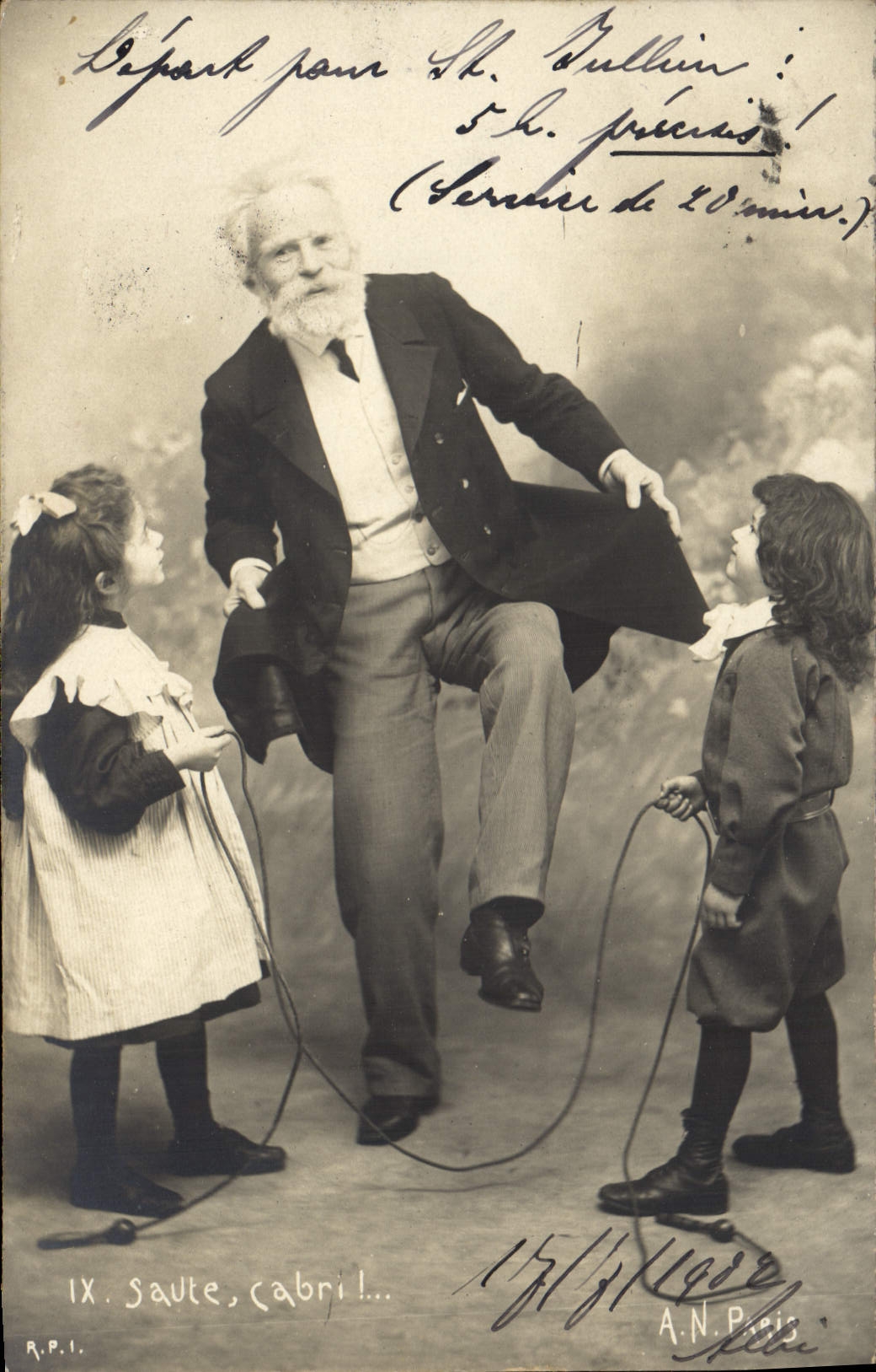 Vintage Postcard Enfants Jumps CABRI Skipping rope