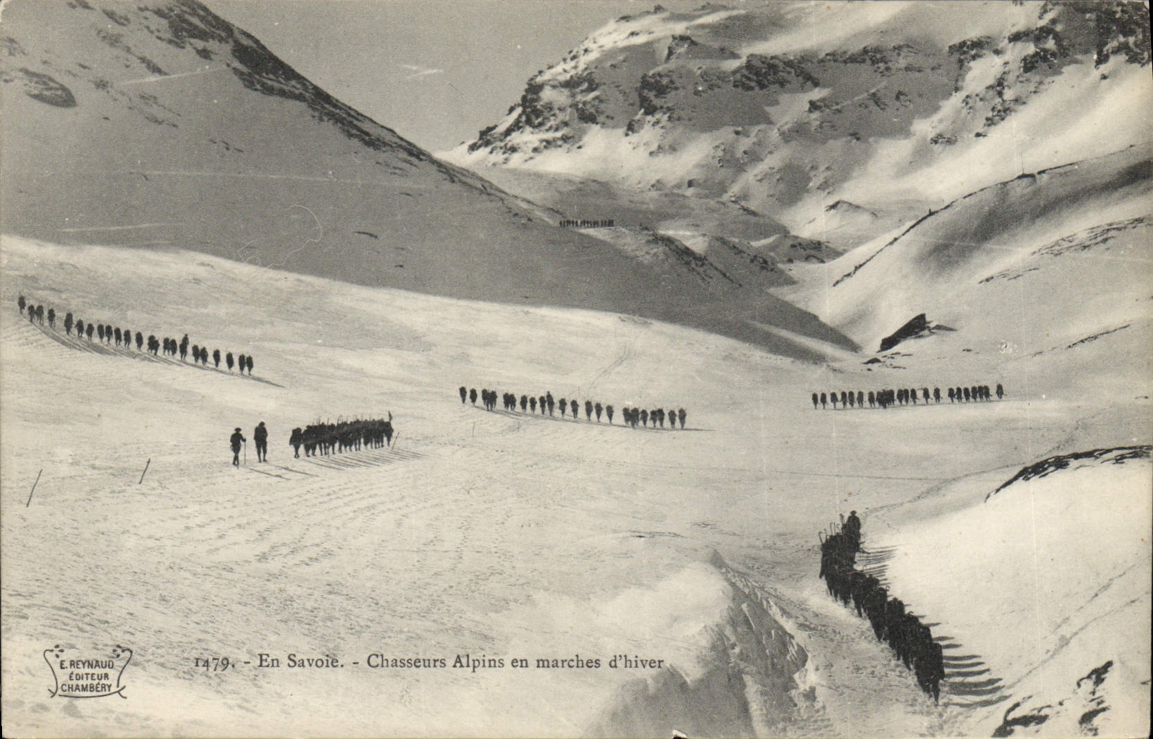 Vintage Postcard Militaria Alpine hunters moving of Savoy winter