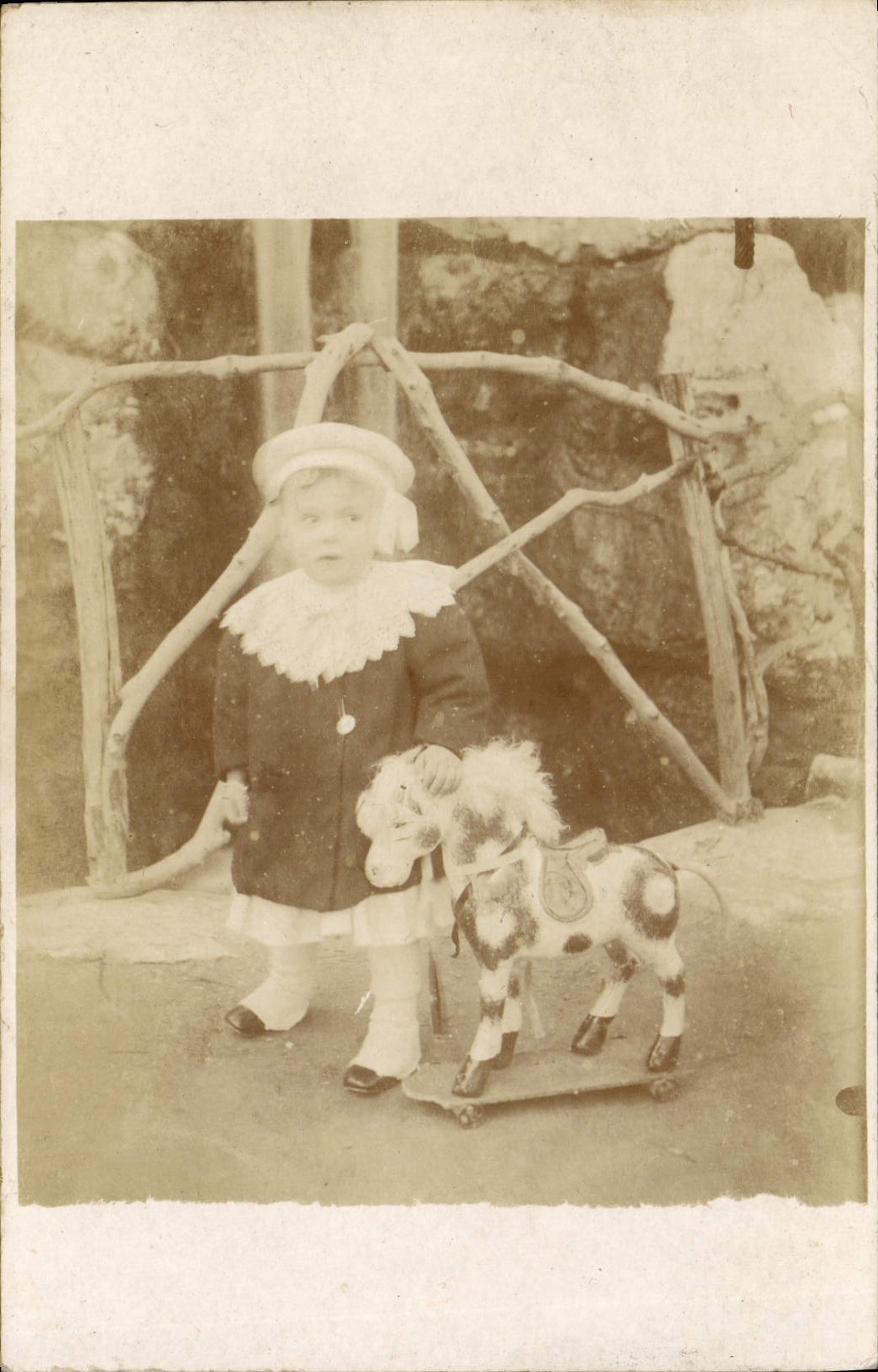 CARTE PHOTO Enfant Cheval 